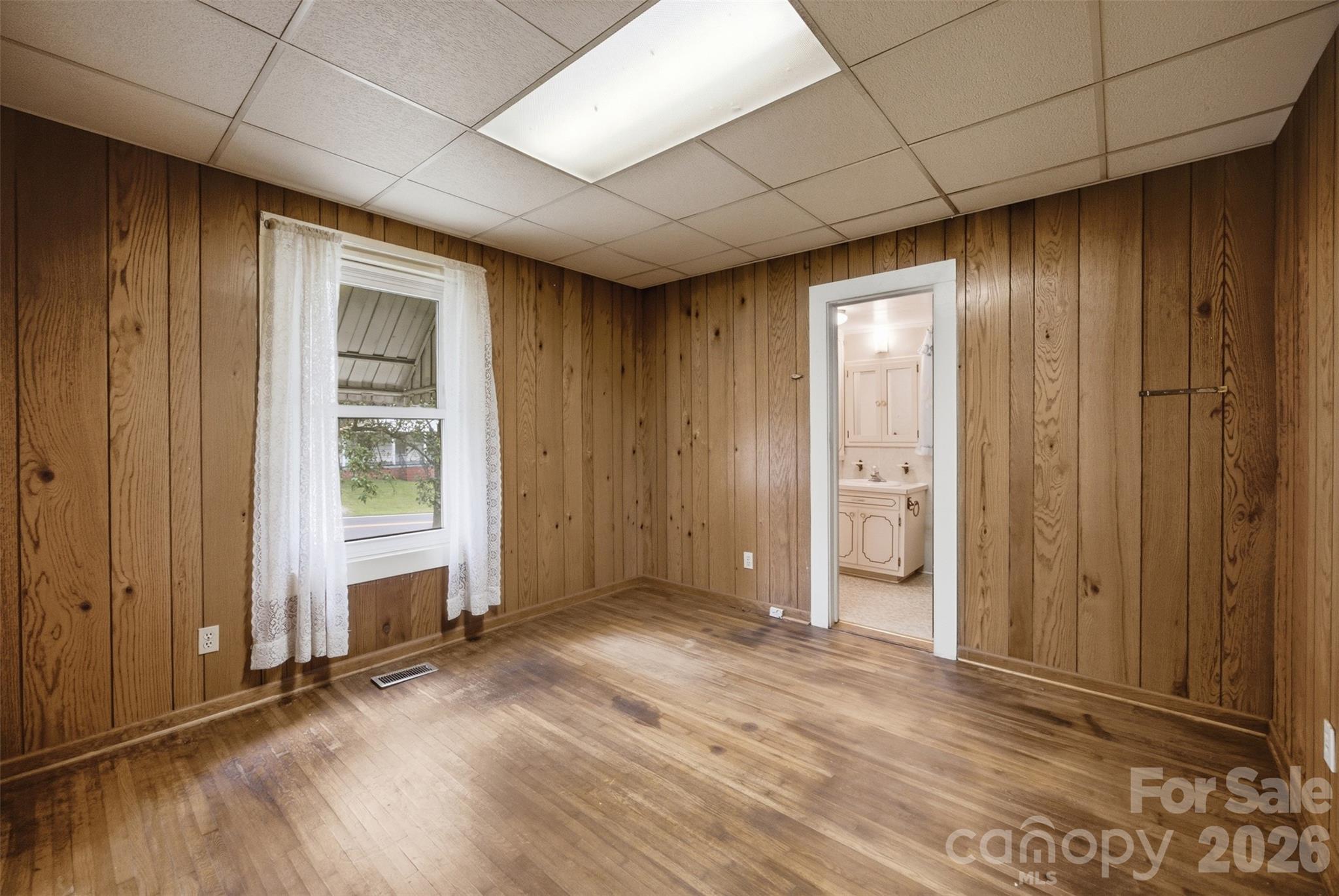 303 2nd Street Property Photo 8