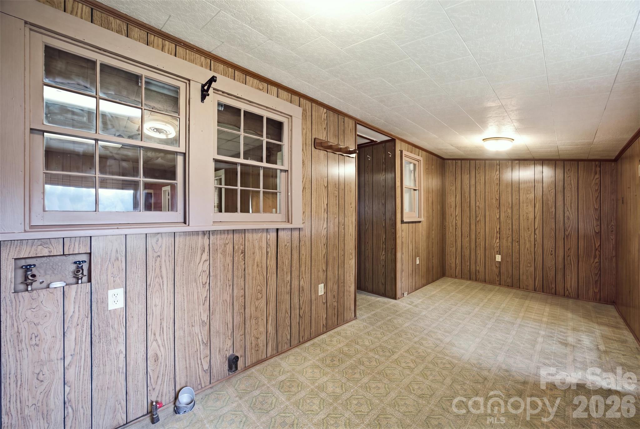 303 2nd Street Property Photo 13
