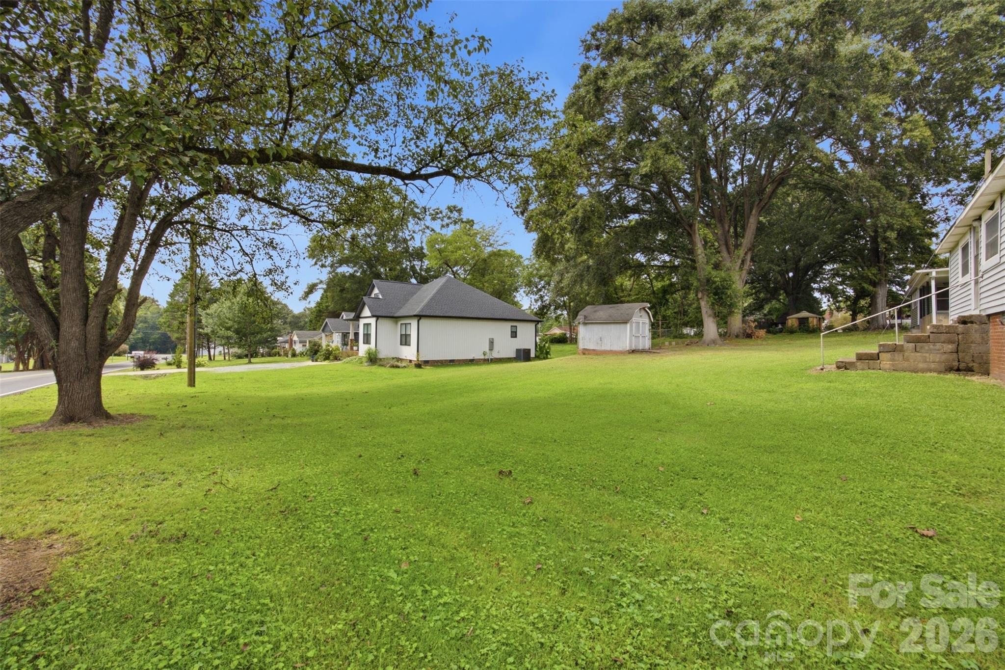 303 2nd Street Property Photo 16