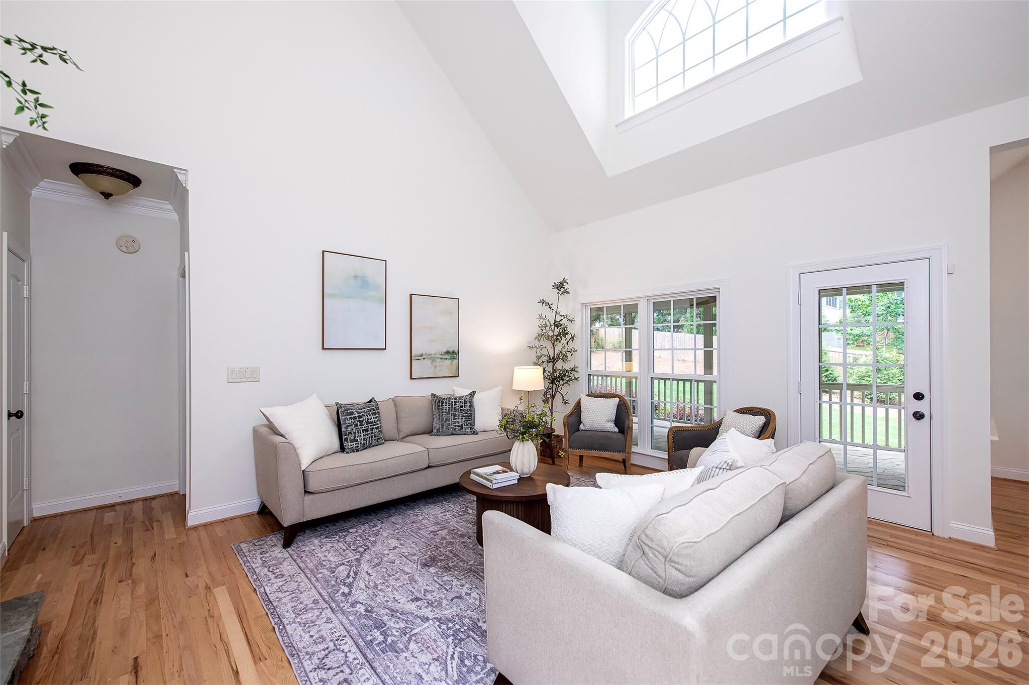 939 Linda Lane Property Photo 7
