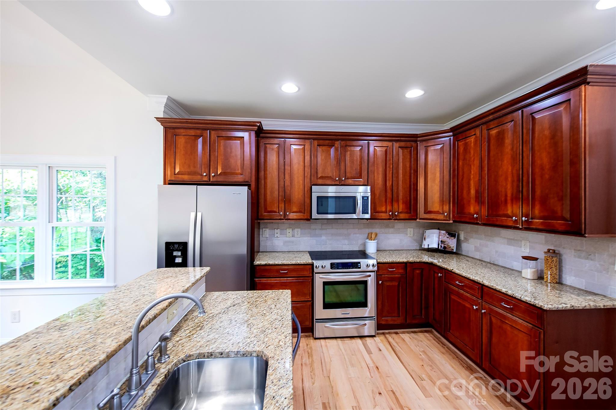 939 Linda Lane Property Photo 10
