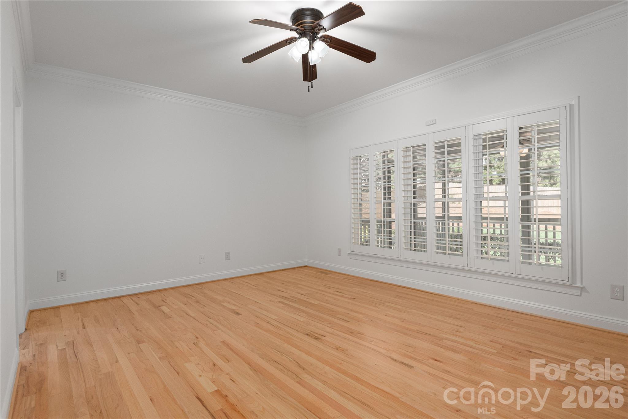 939 Linda Lane Property Photo 13