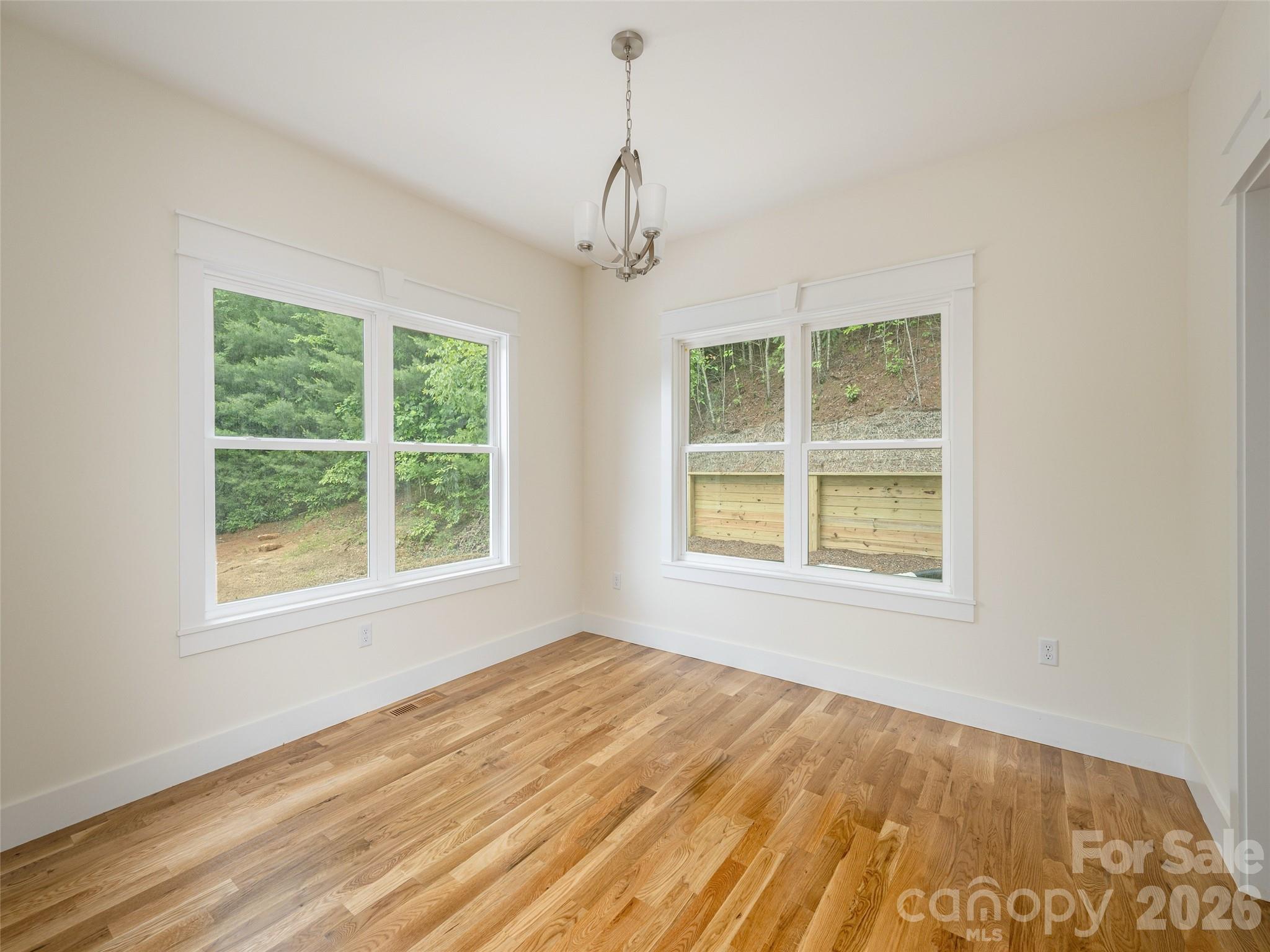 366 Mistletoe Trail Property Photo 5