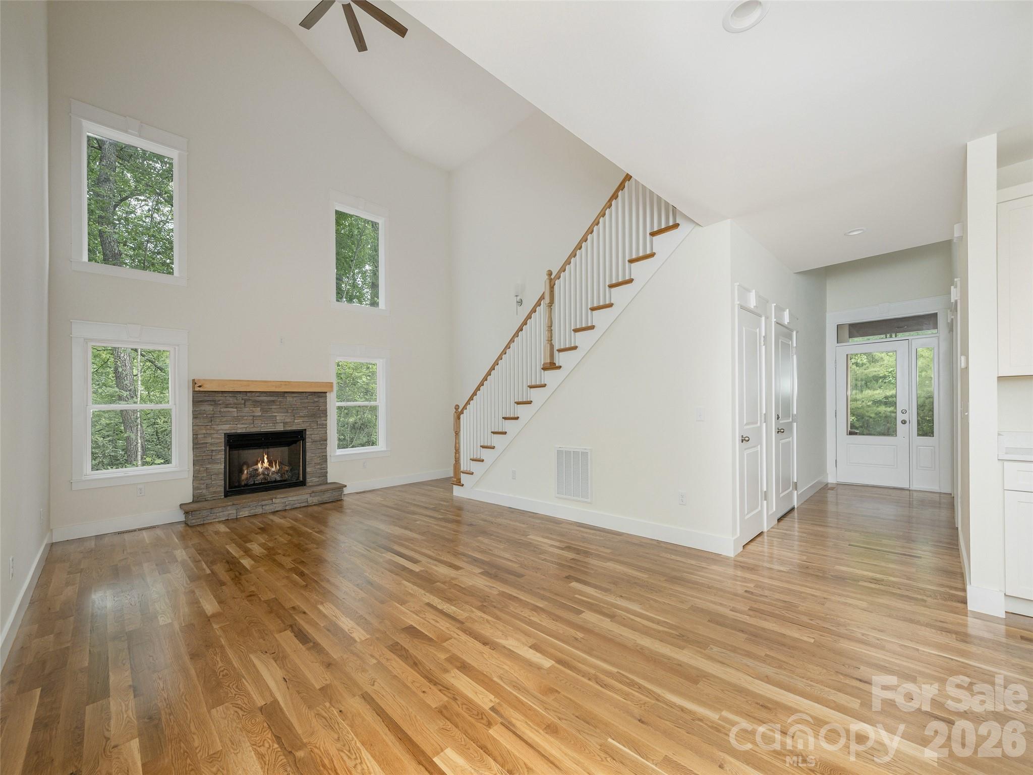 366 Mistletoe Trail Property Photo 6