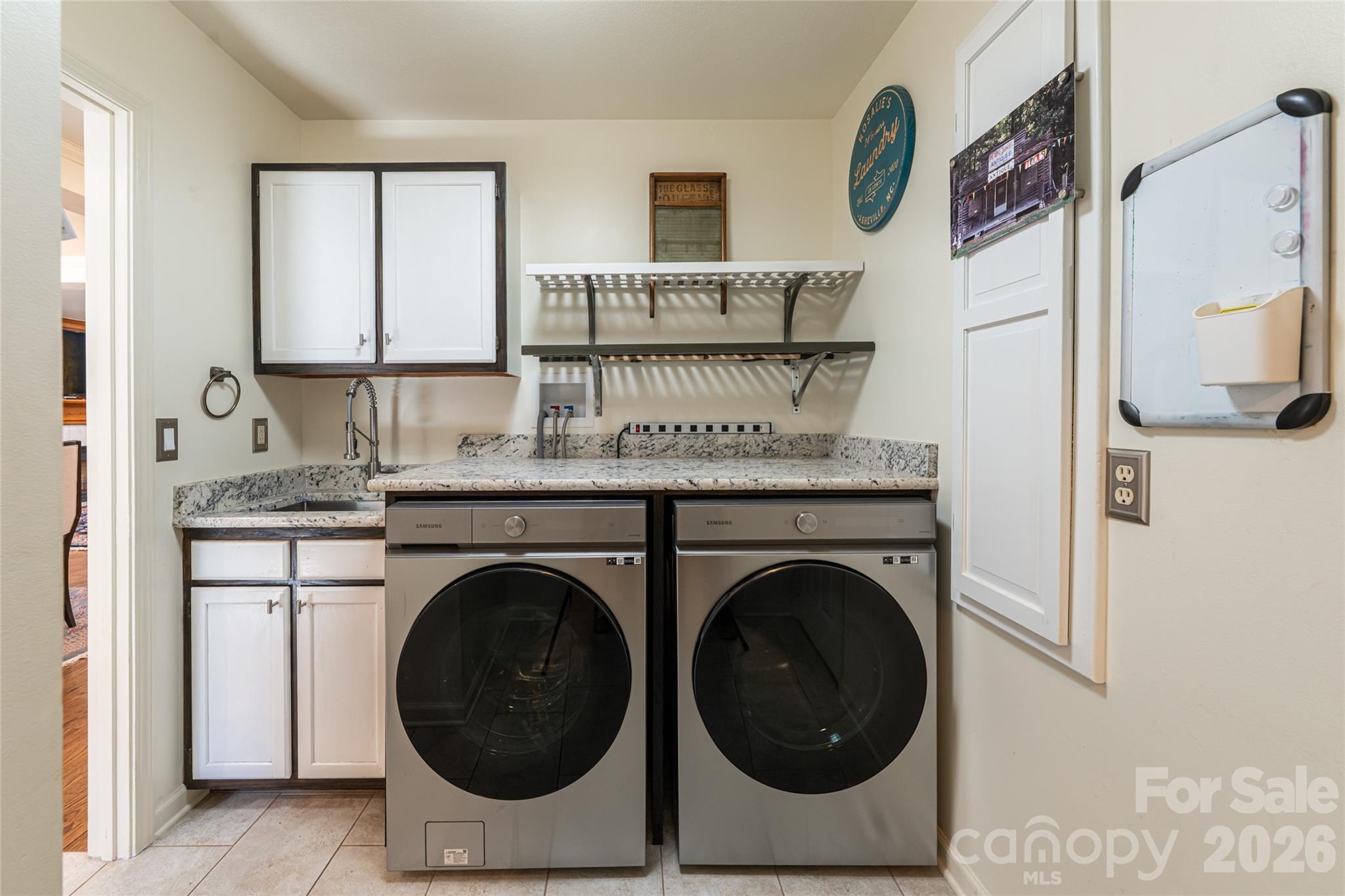 106 Oak Hollow Court Property Photo 21