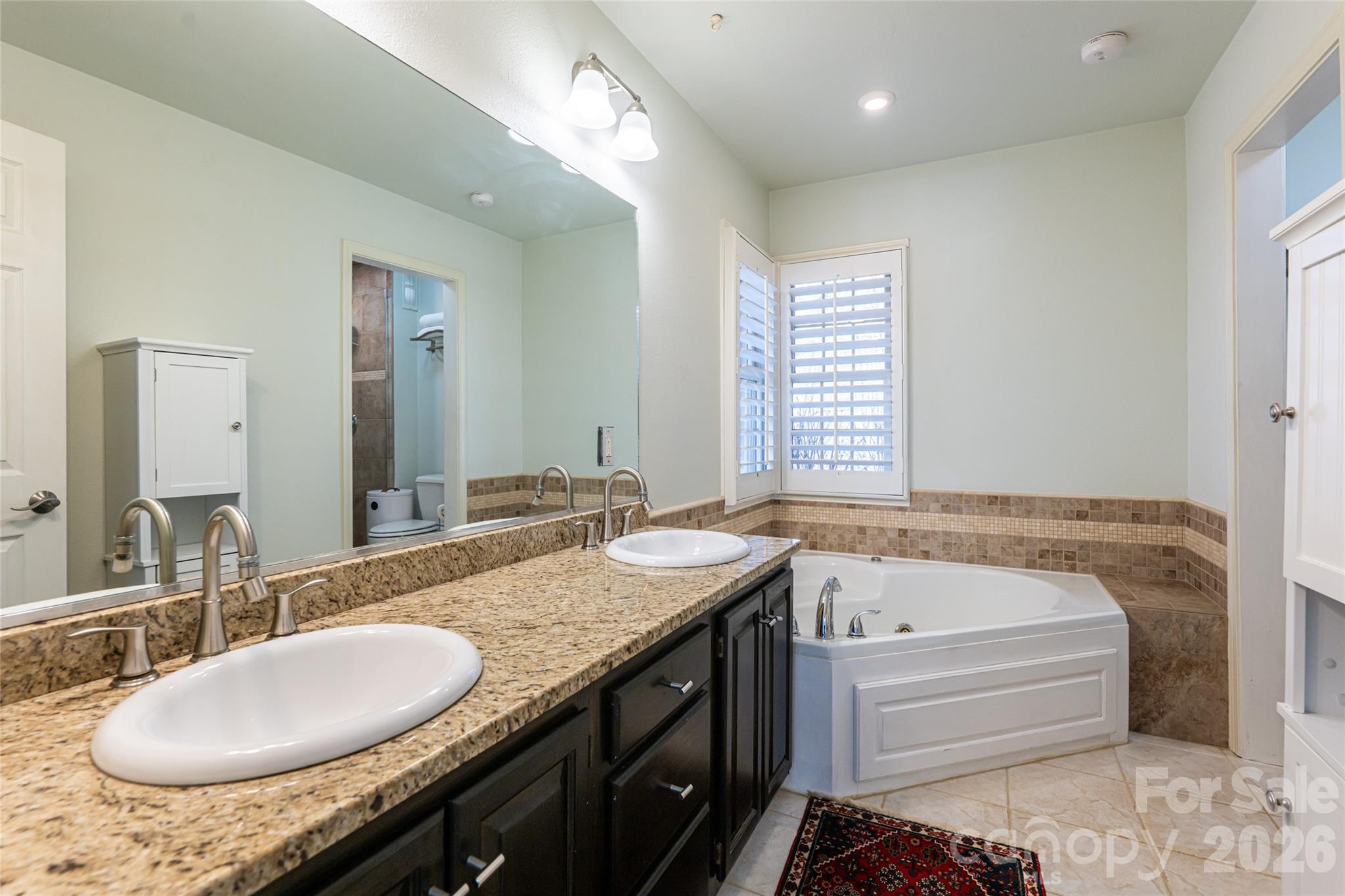 106 Oak Hollow Court Property Photo 25