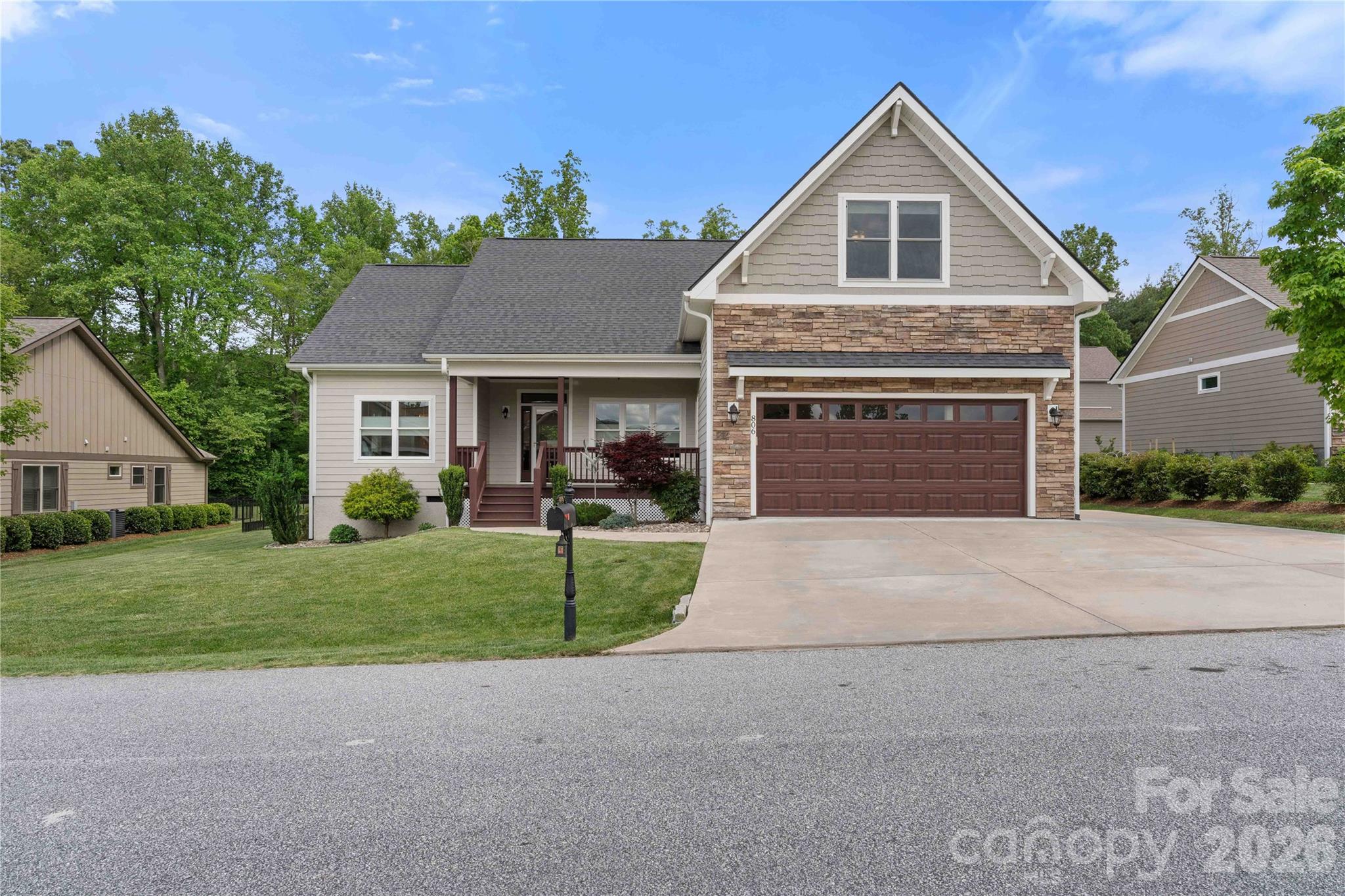 806 Blacksmith Run Drive Property Photo 1