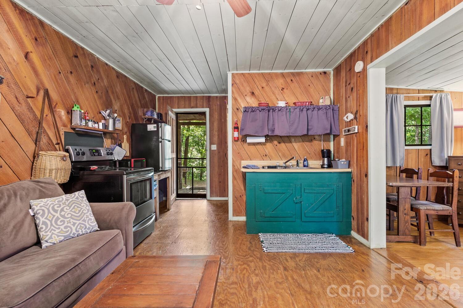 264 Rebel Drive Property Photo 3
