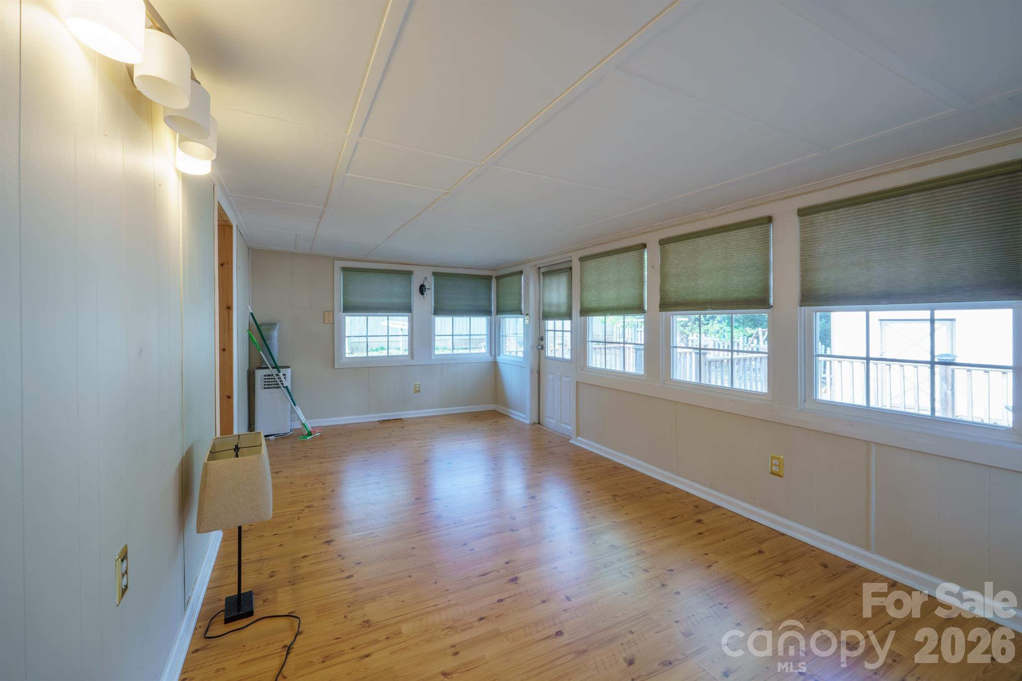 222 Summertree Drive Property Photo 12
