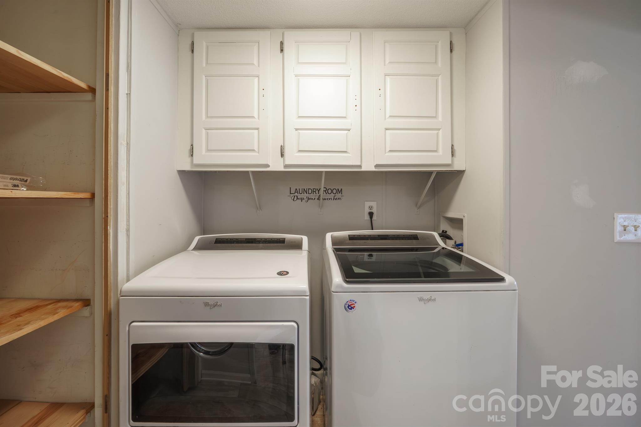 222 Summertree Drive Property Photo 14