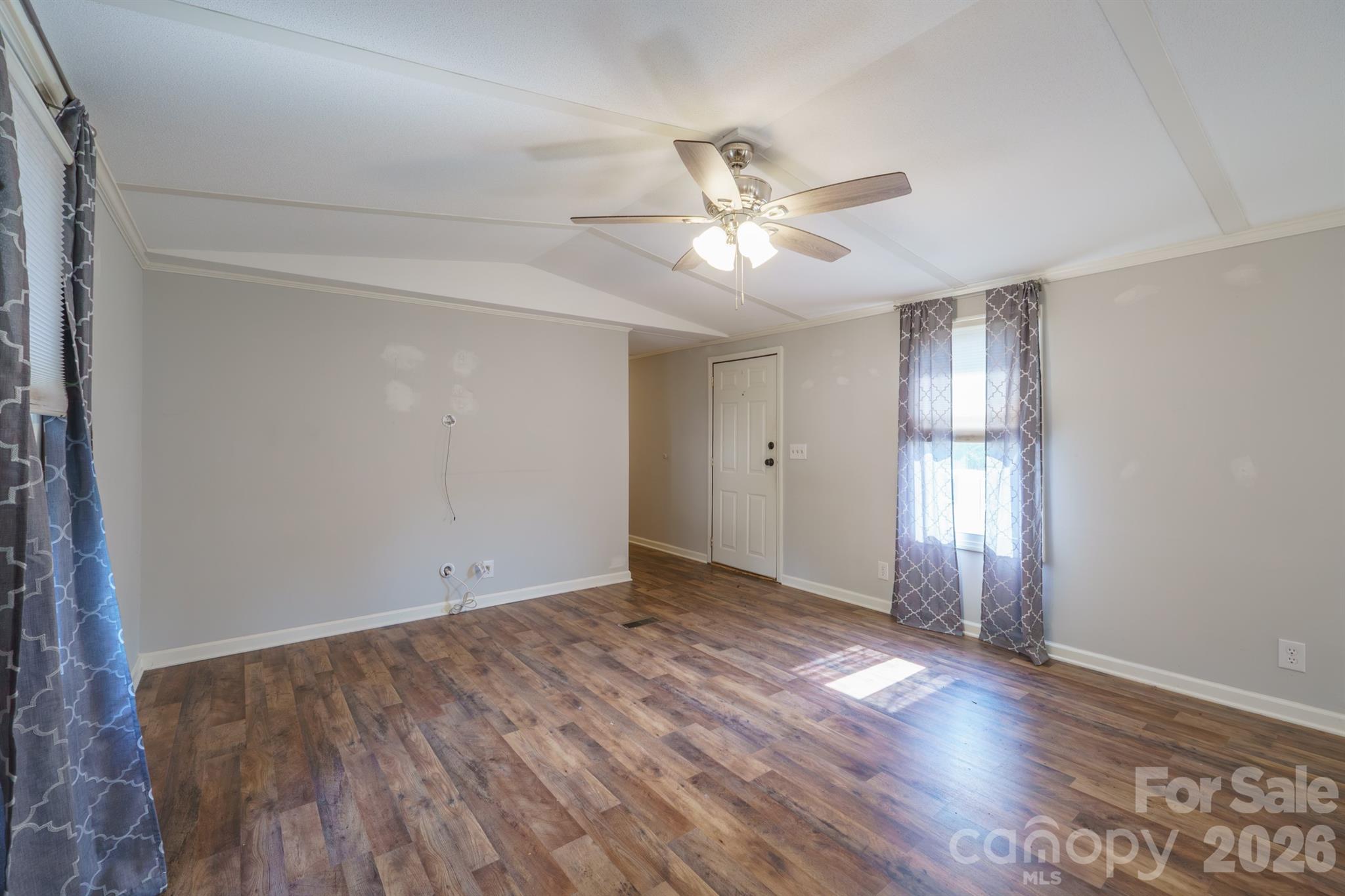 222 Summertree Drive Property Photo 16