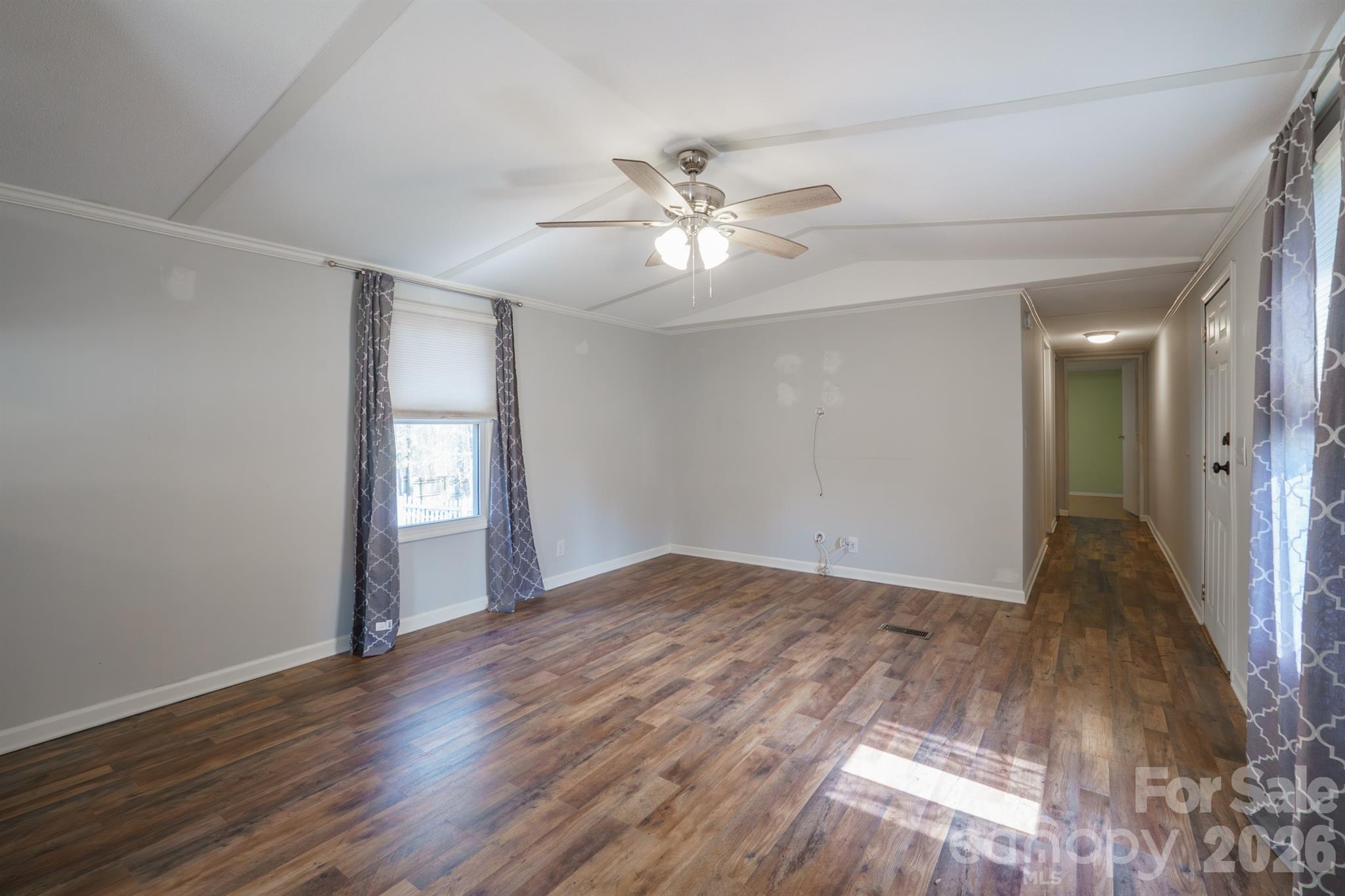 222 Summertree Drive Property Photo 18