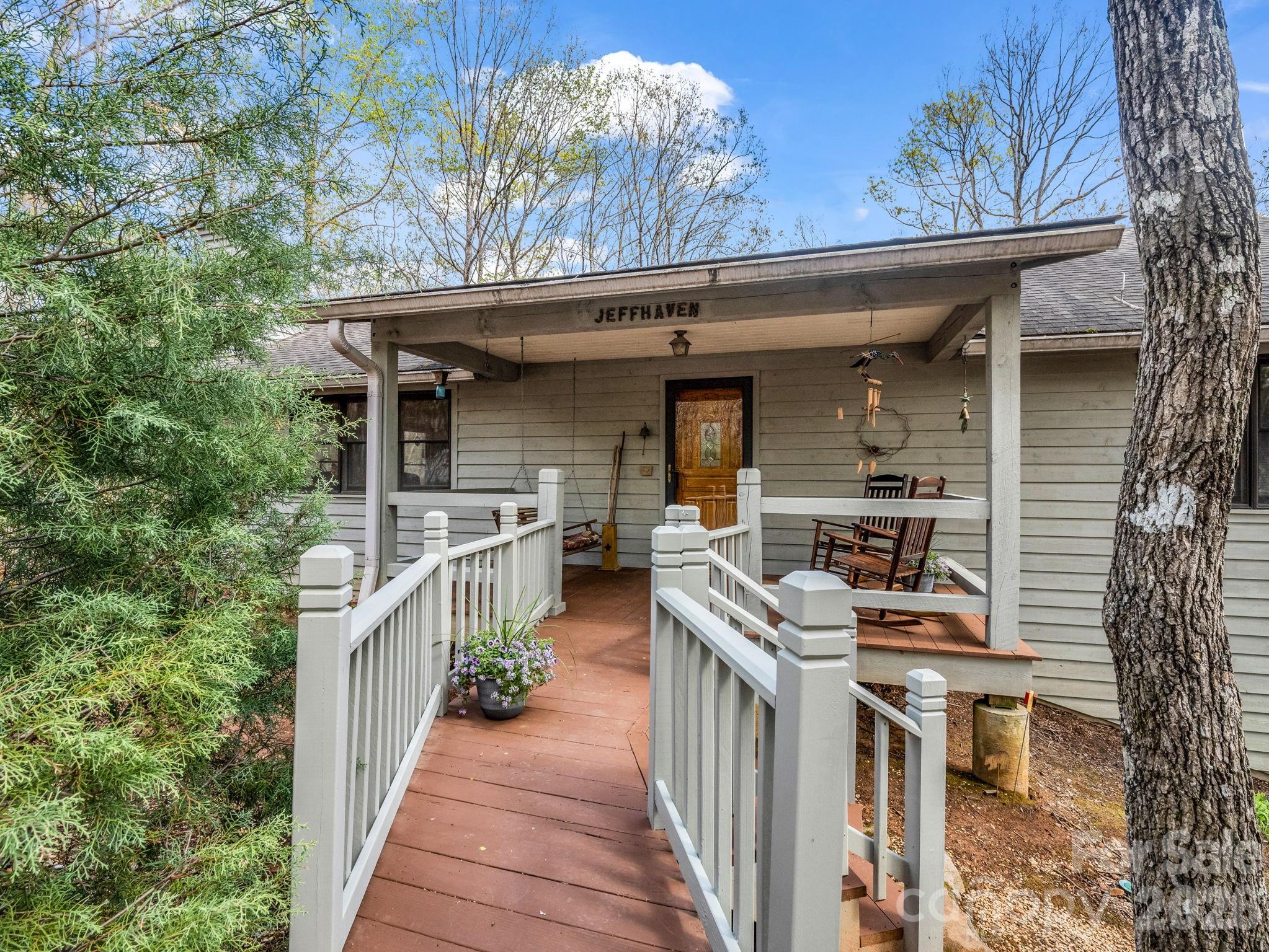 780 Rixhaven Drive Property Photo 4