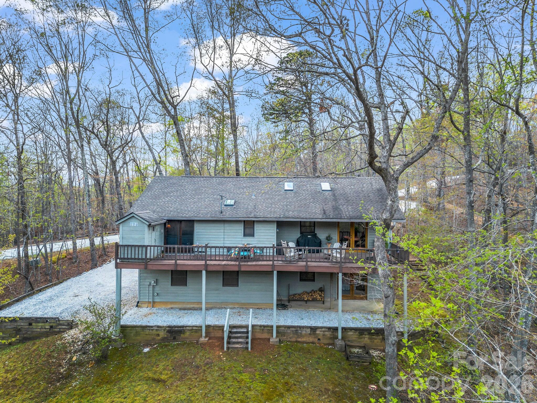 780 Rixhaven Drive Property Photo 6