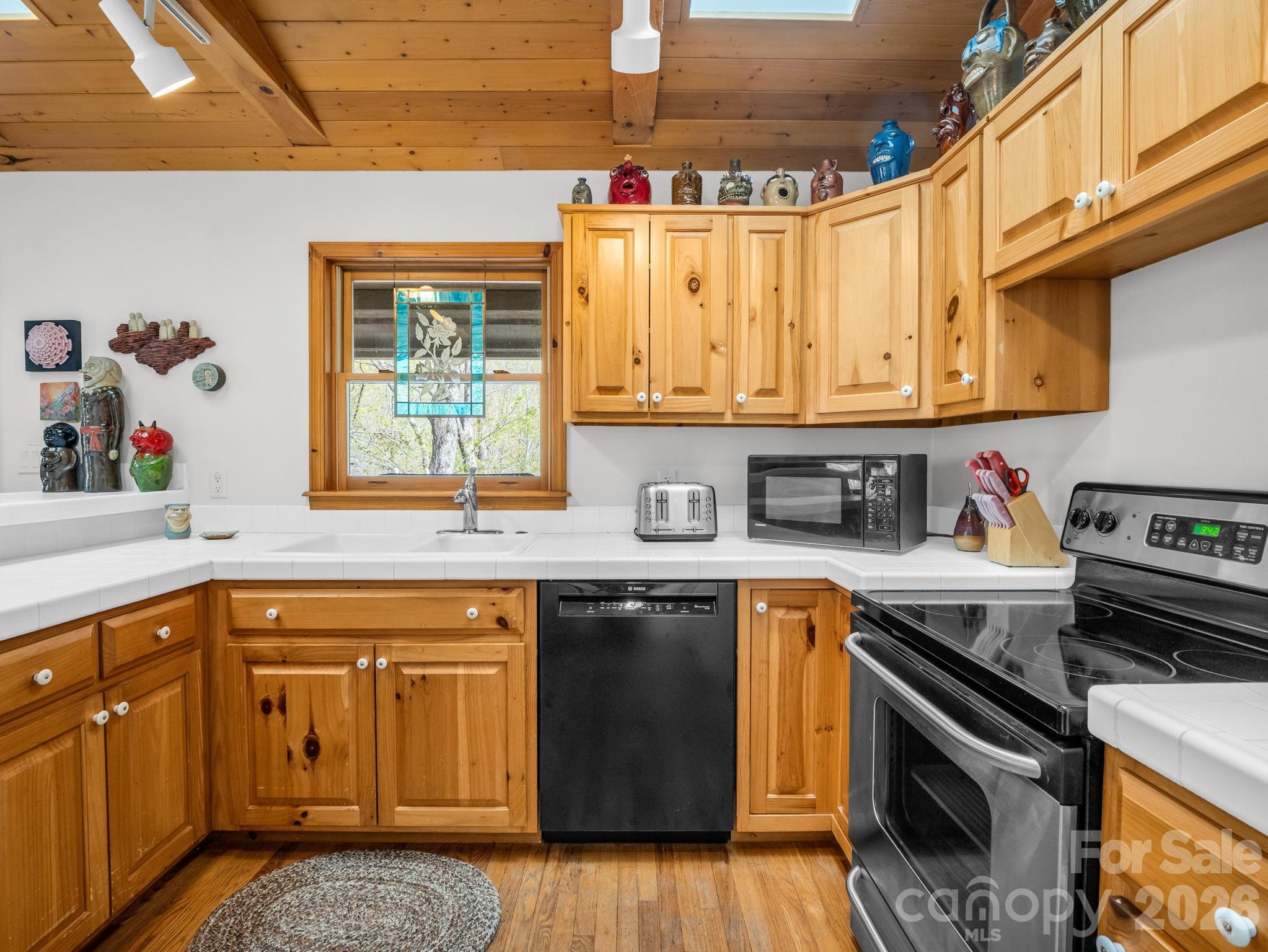780 Rixhaven Drive Property Photo 14