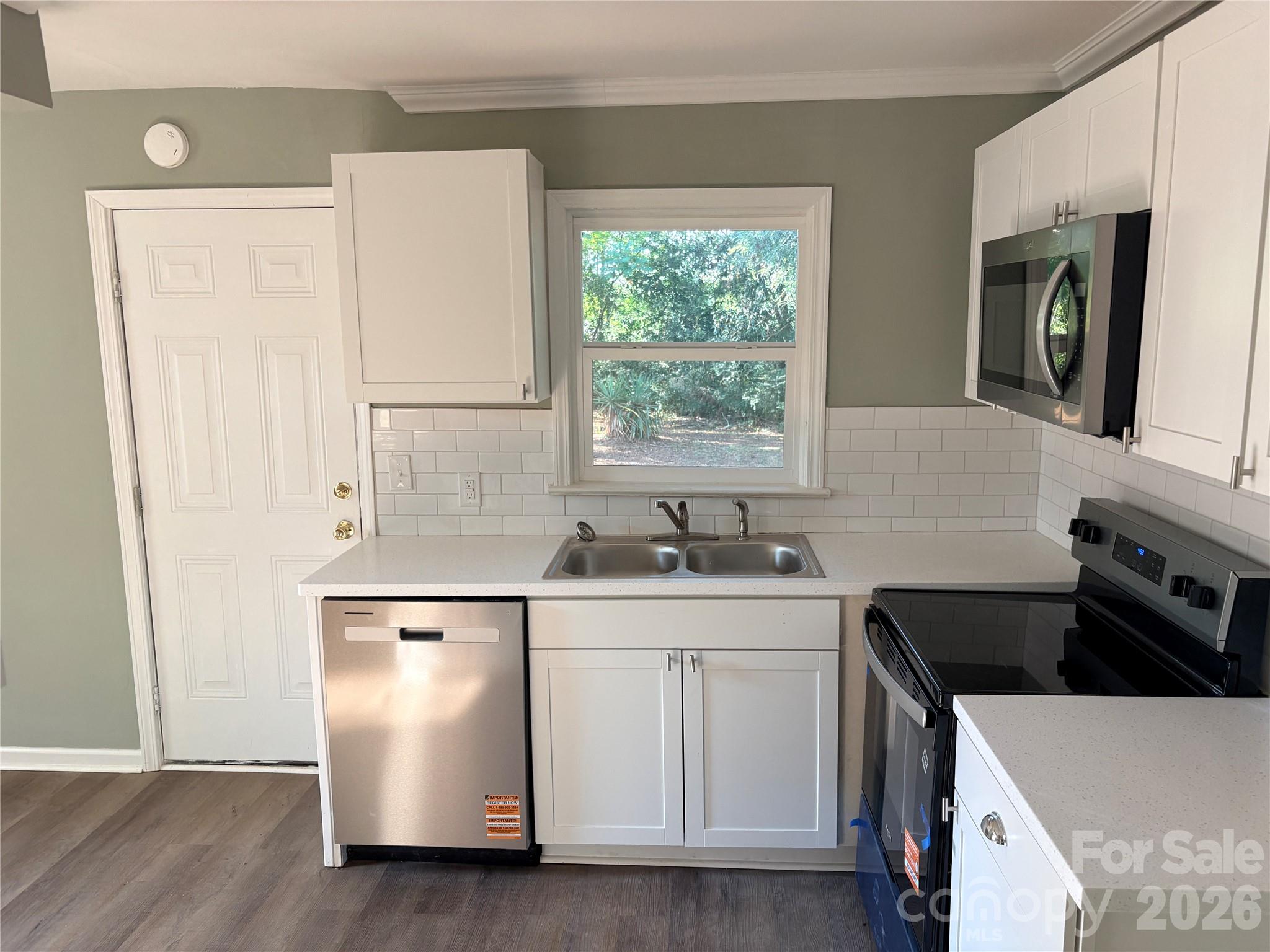 107 Berry Street Property Photo 5