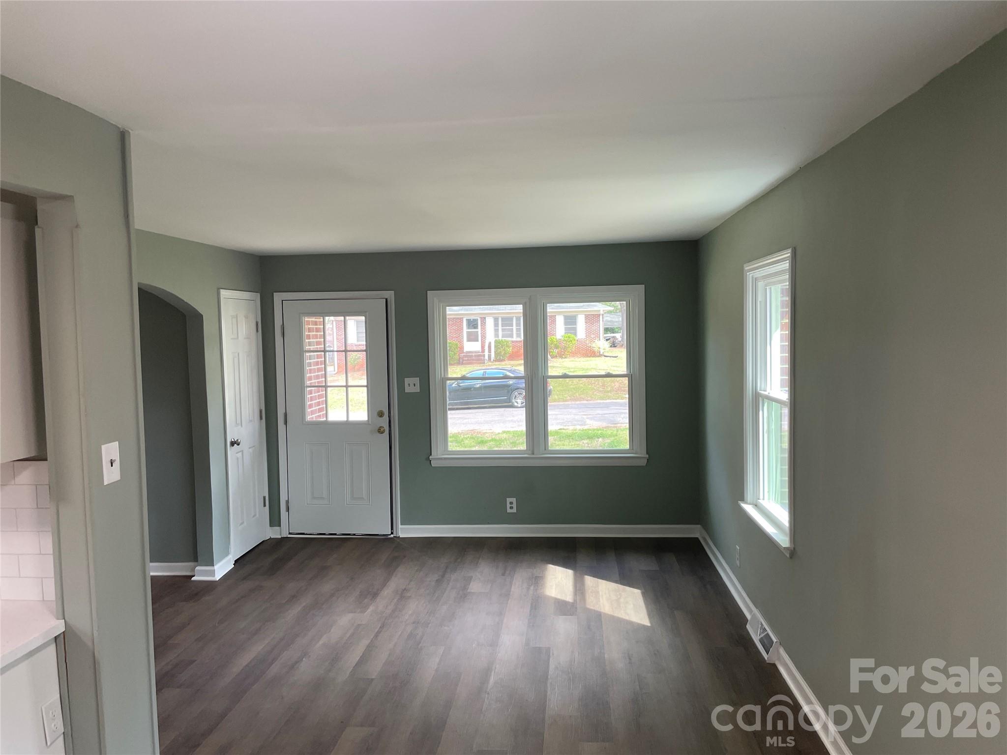 107 Berry Street Property Photo 6