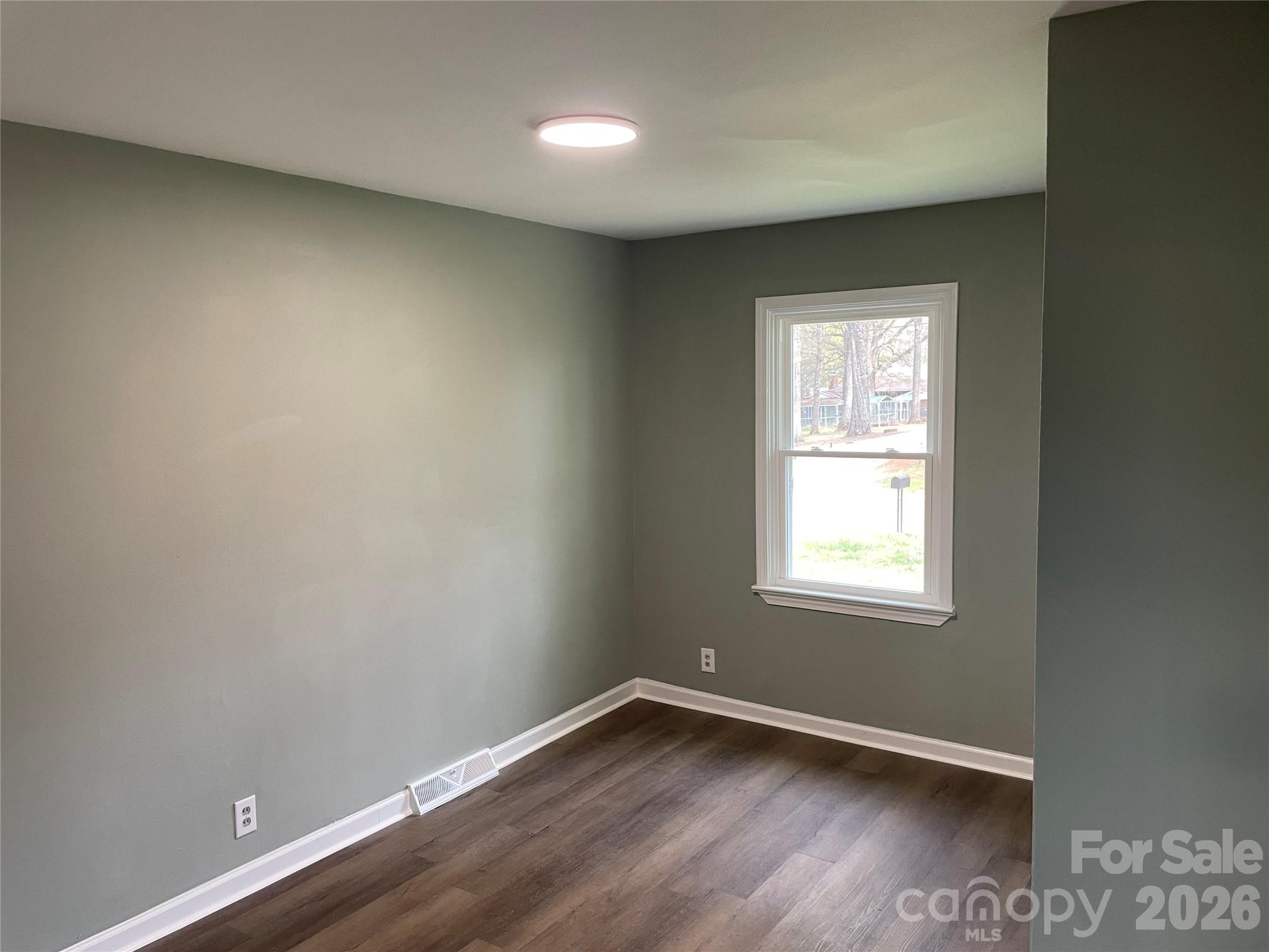 107 Berry Street Property Photo 9