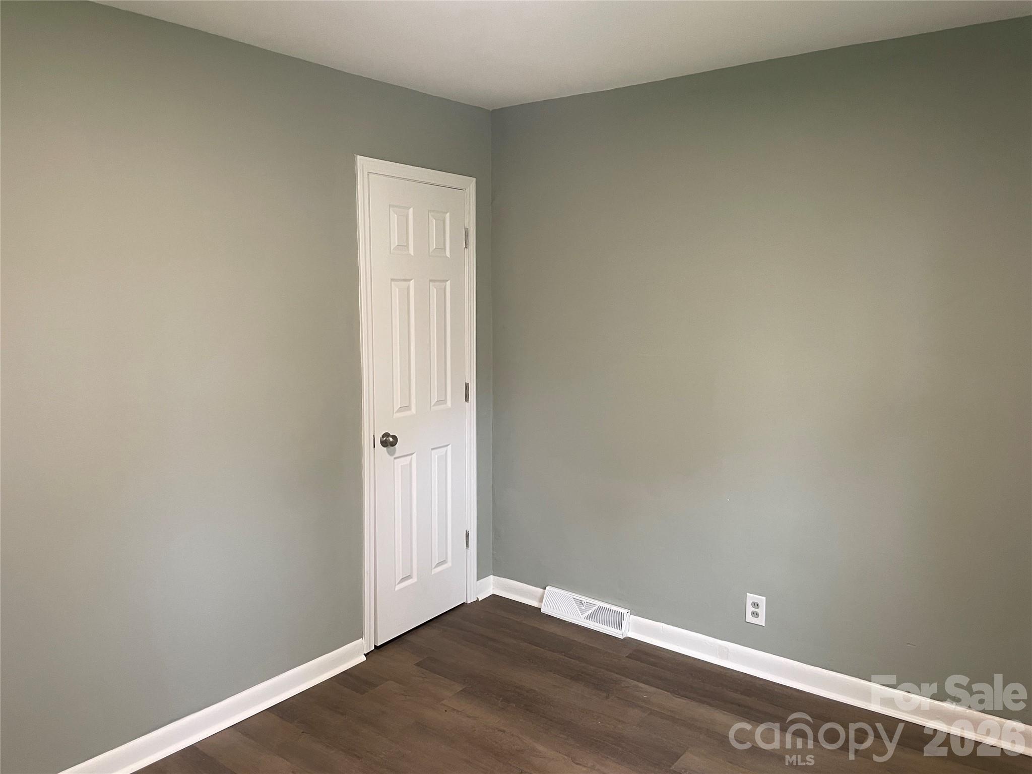 107 Berry Street Property Photo 10