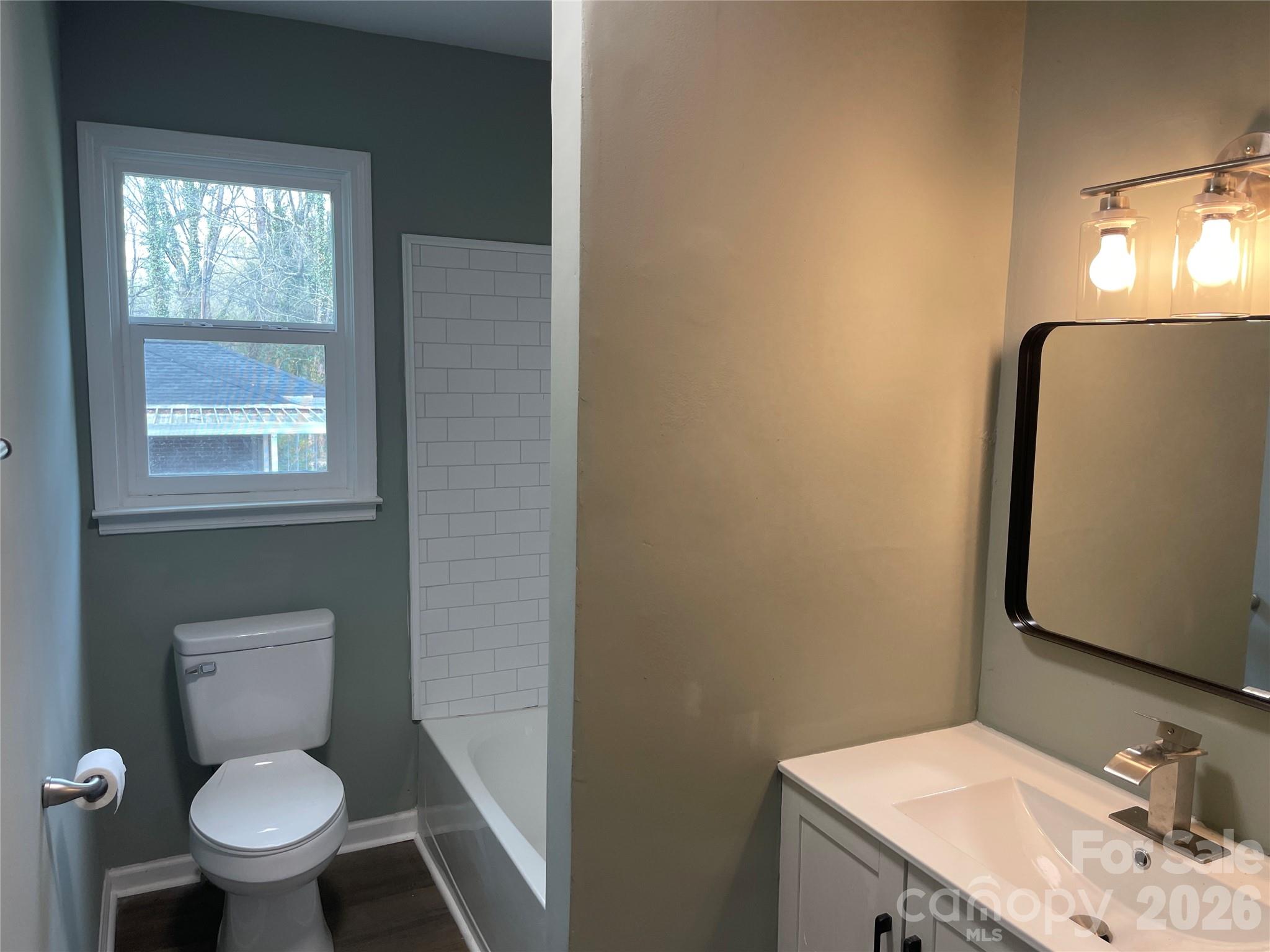107 Berry Street Property Photo 15