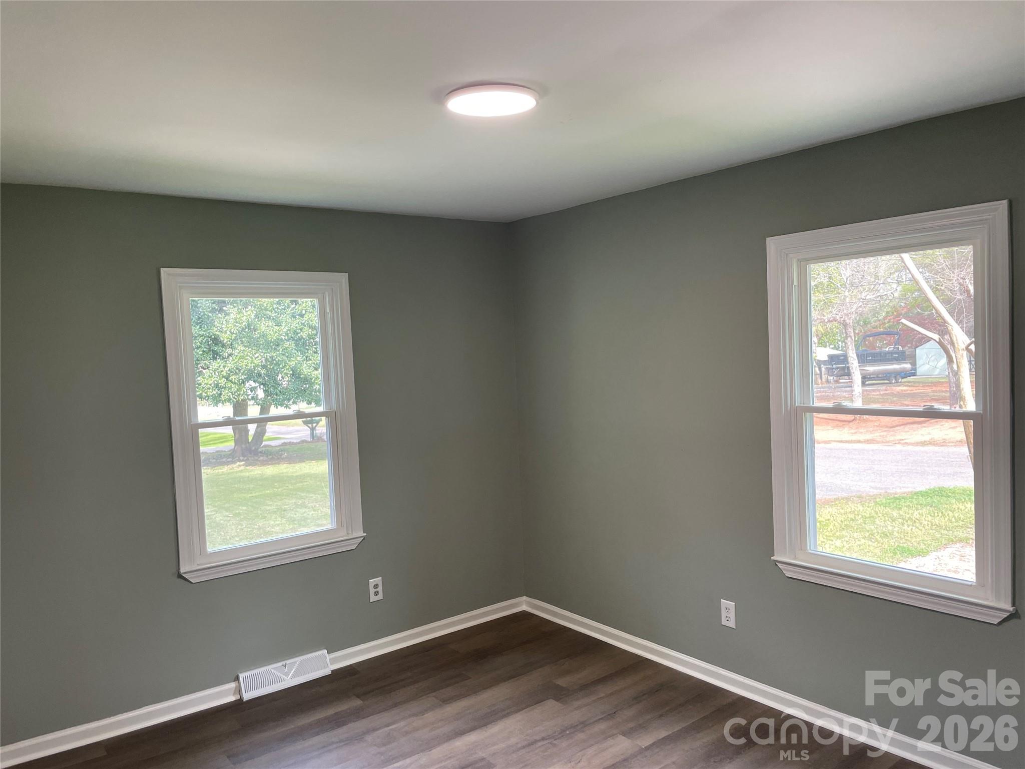 107 Berry Street Property Photo 15