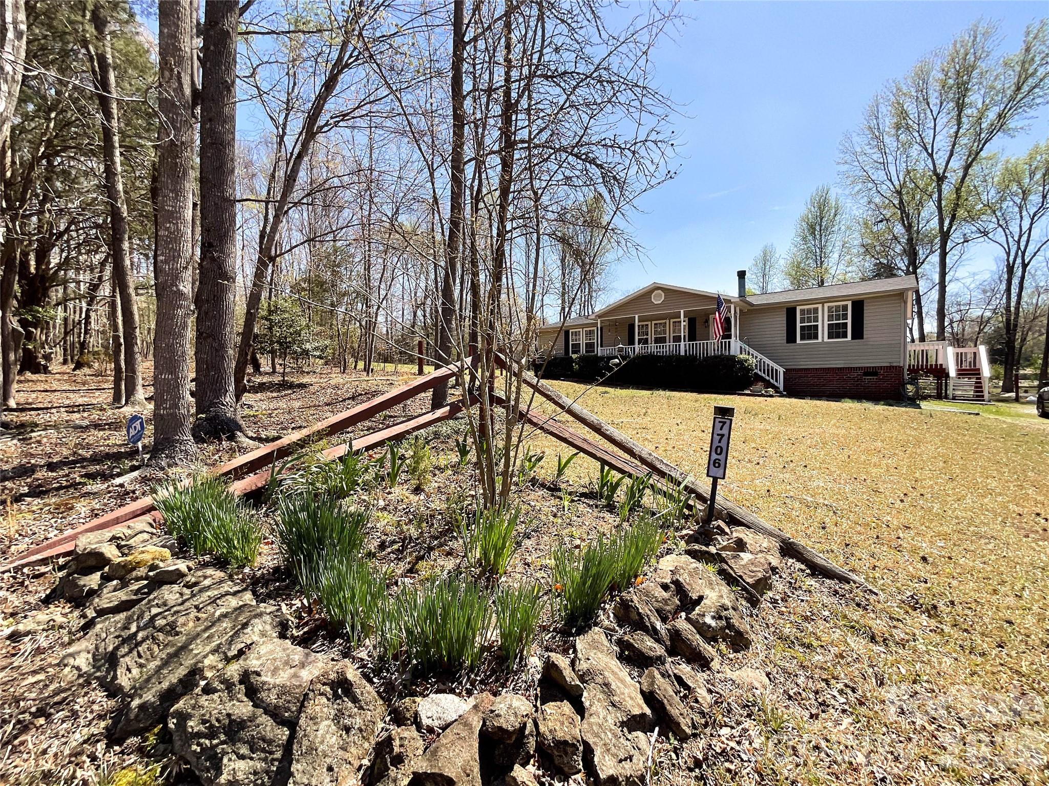 7706 Davis Road Property Photo 2