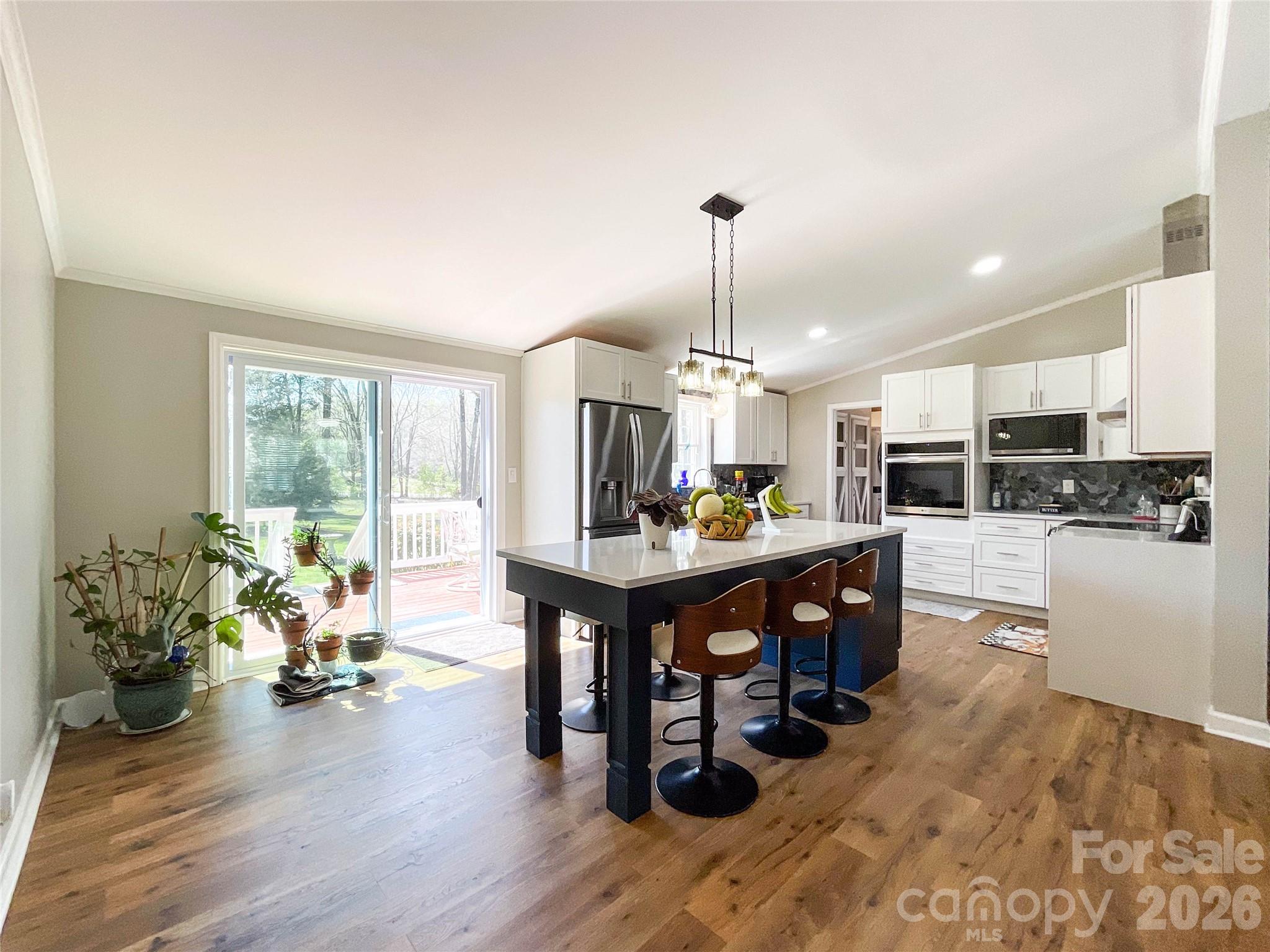 7706 Davis Road Property Photo 10