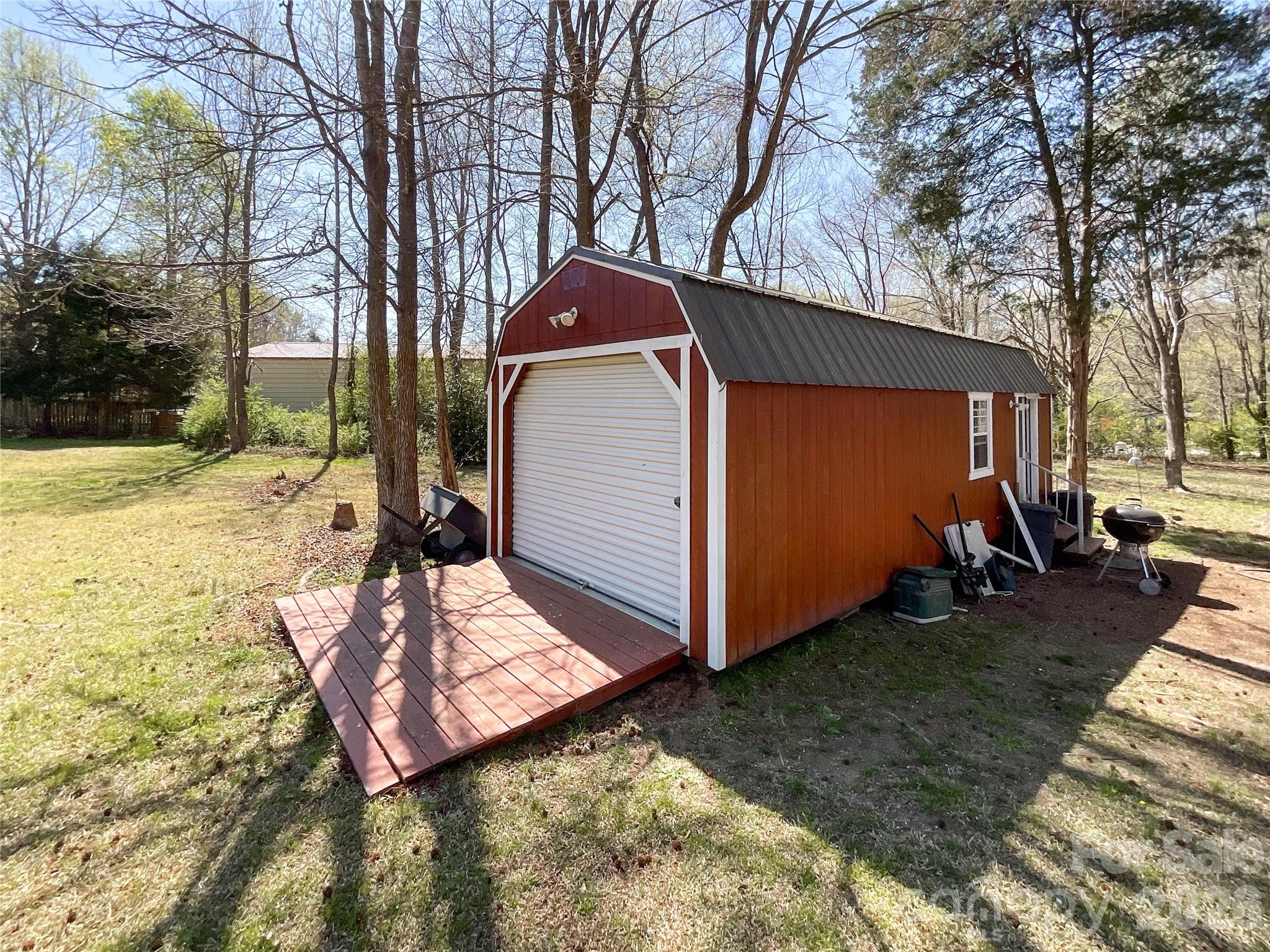 7706 Davis Road Property Photo 33
