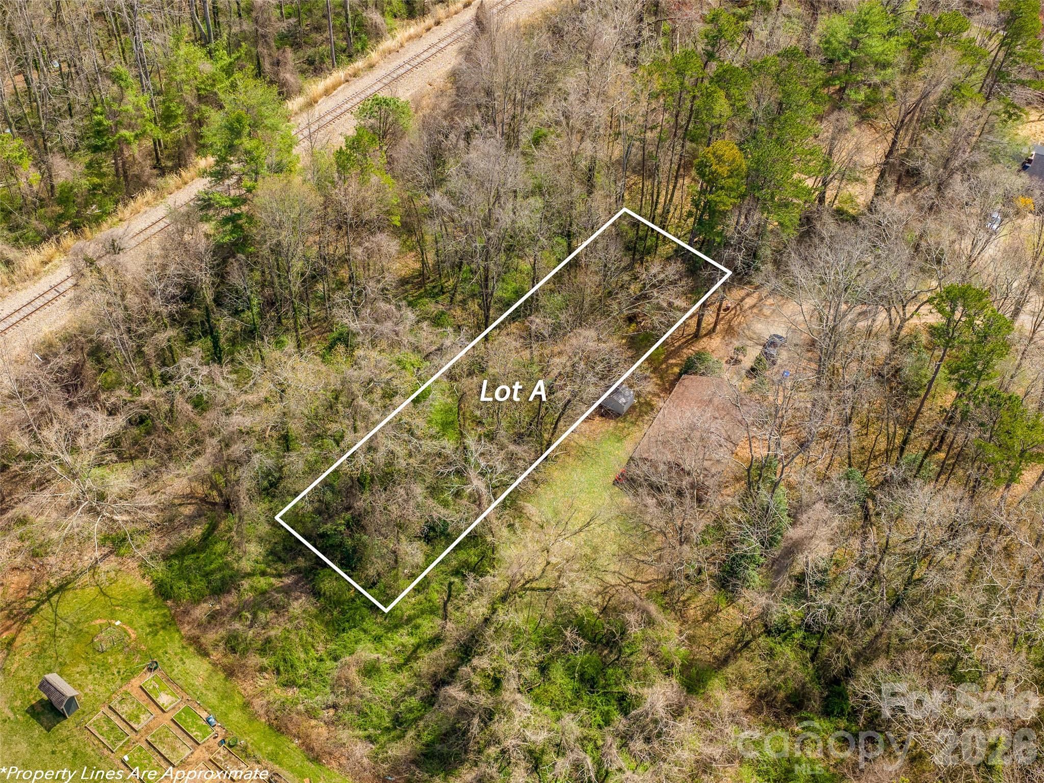 99999 Summit Avenue A & B Property Photo 4