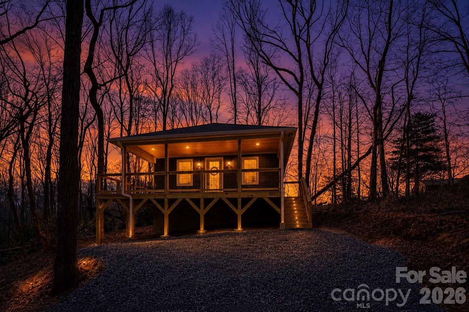 137 E Arbutus Trail Property Photo 1