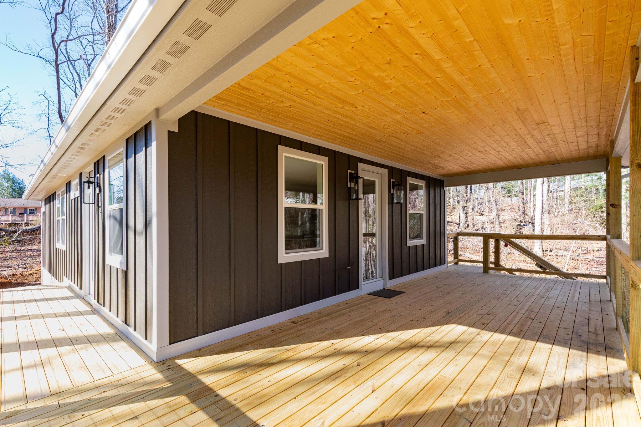 137 E Arbutus Trail Property Photo 4