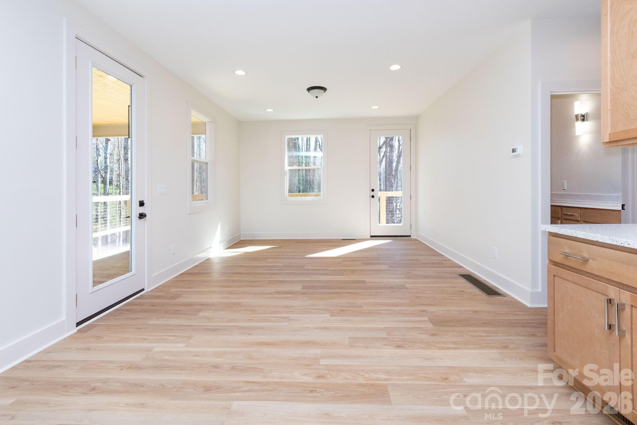 137 E Arbutus Trail Property Photo 8