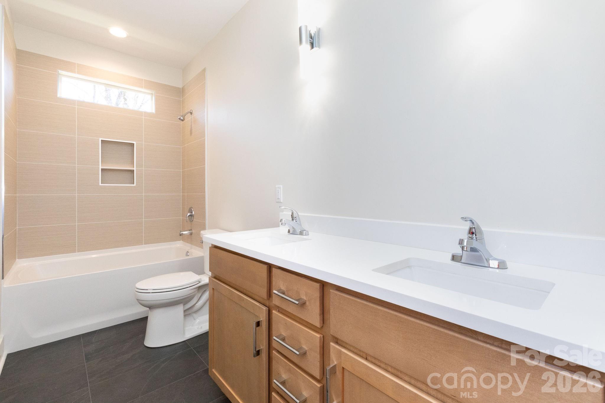 137 E Arbutus Trail Property Photo 16