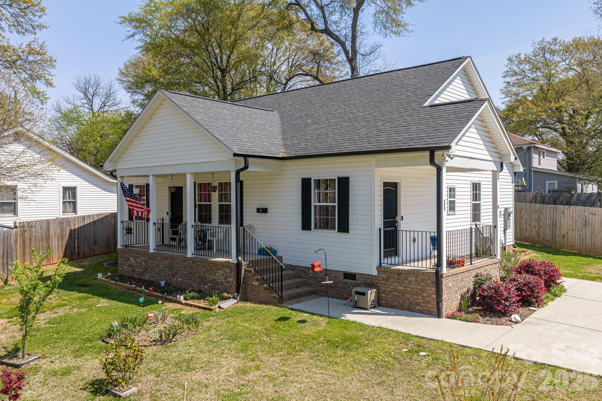 209 Wood Street Property Photo 1