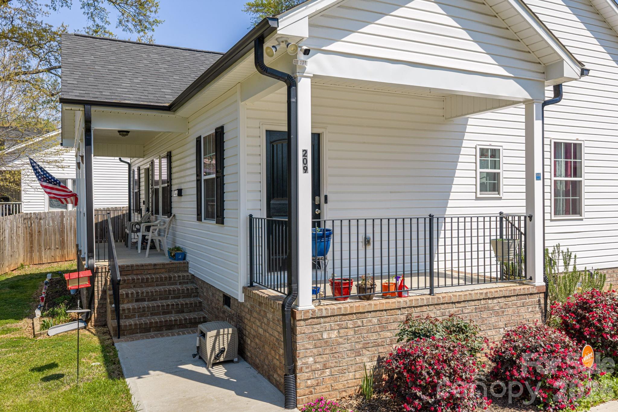 209 Wood Street Property Photo 28