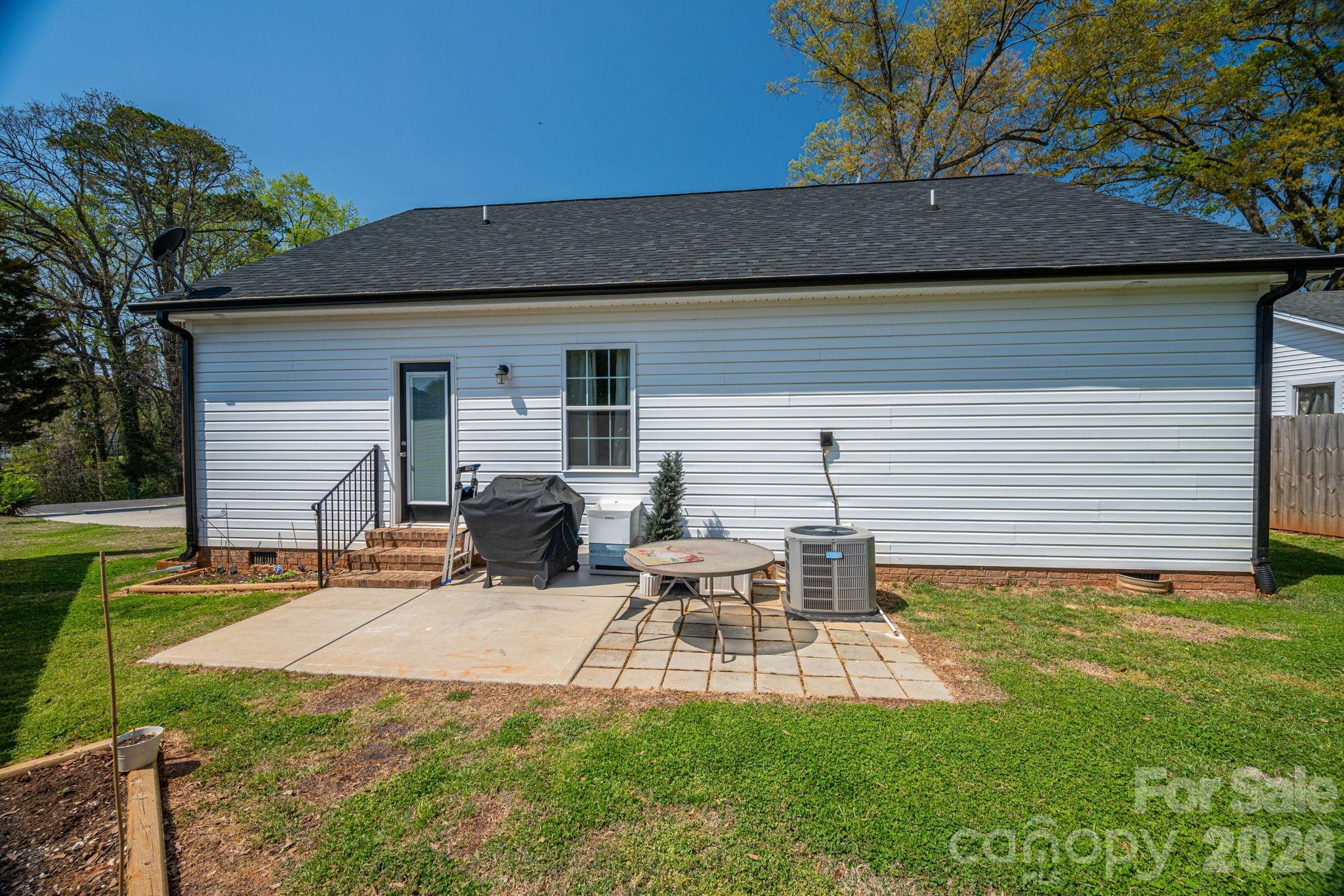 209 Wood Street Property Photo 34