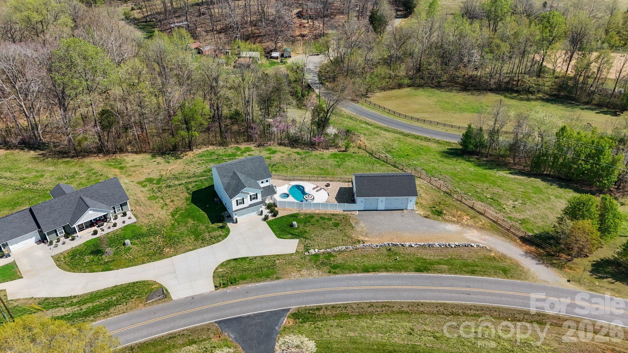 467 Hoover Road Property Photo 2
