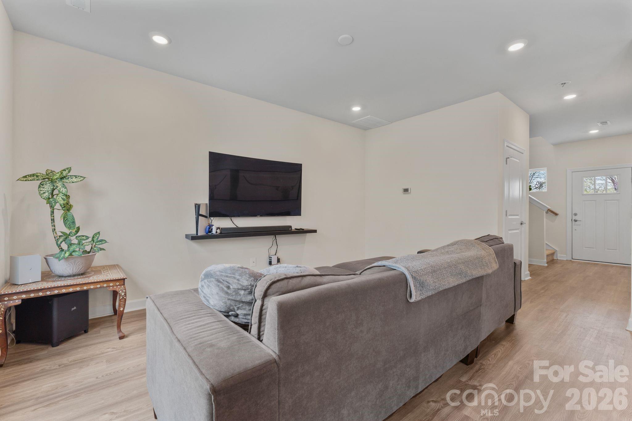 467 Hoover Road Property Photo 8