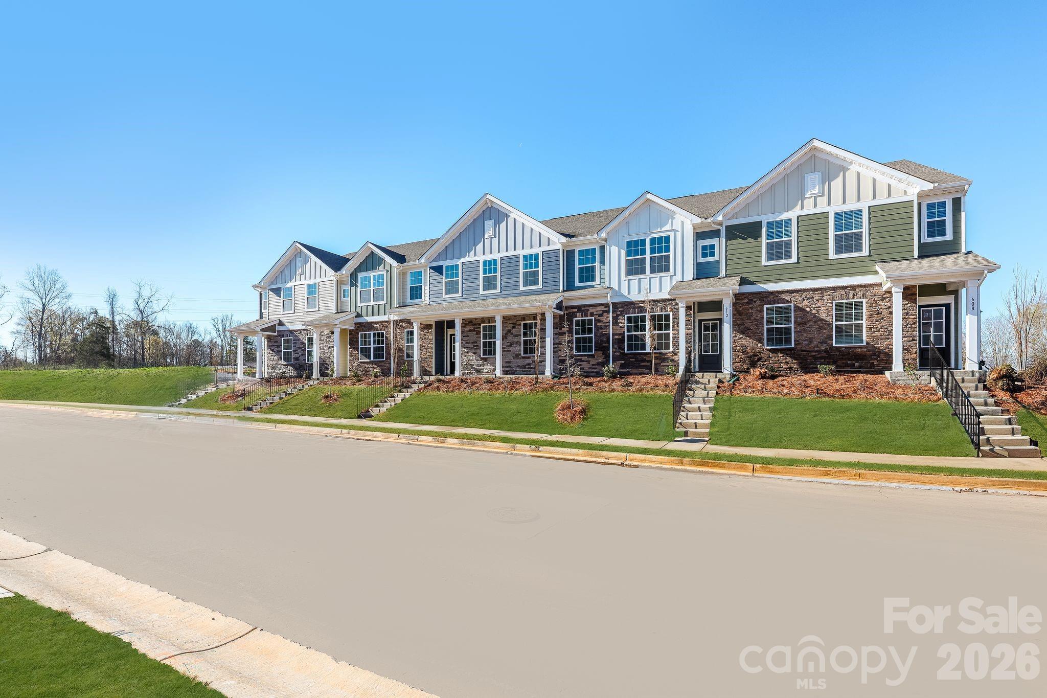 616 Sparano Loop Property Photo 1