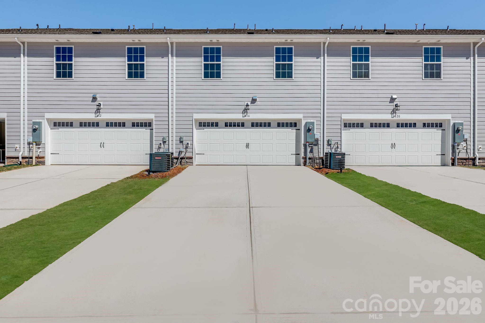 616 Sparano Loop Property Photo 2