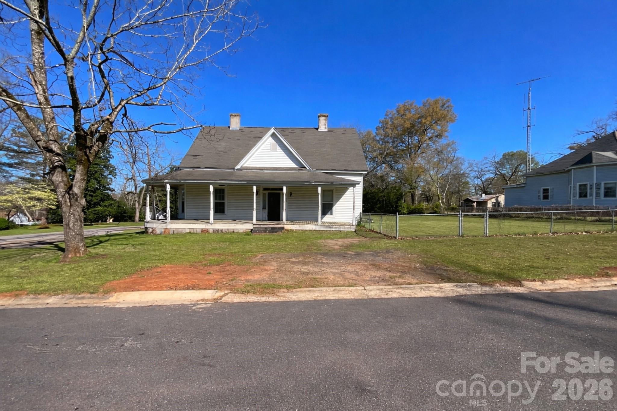 416 W Liberty Street Property Photo 1