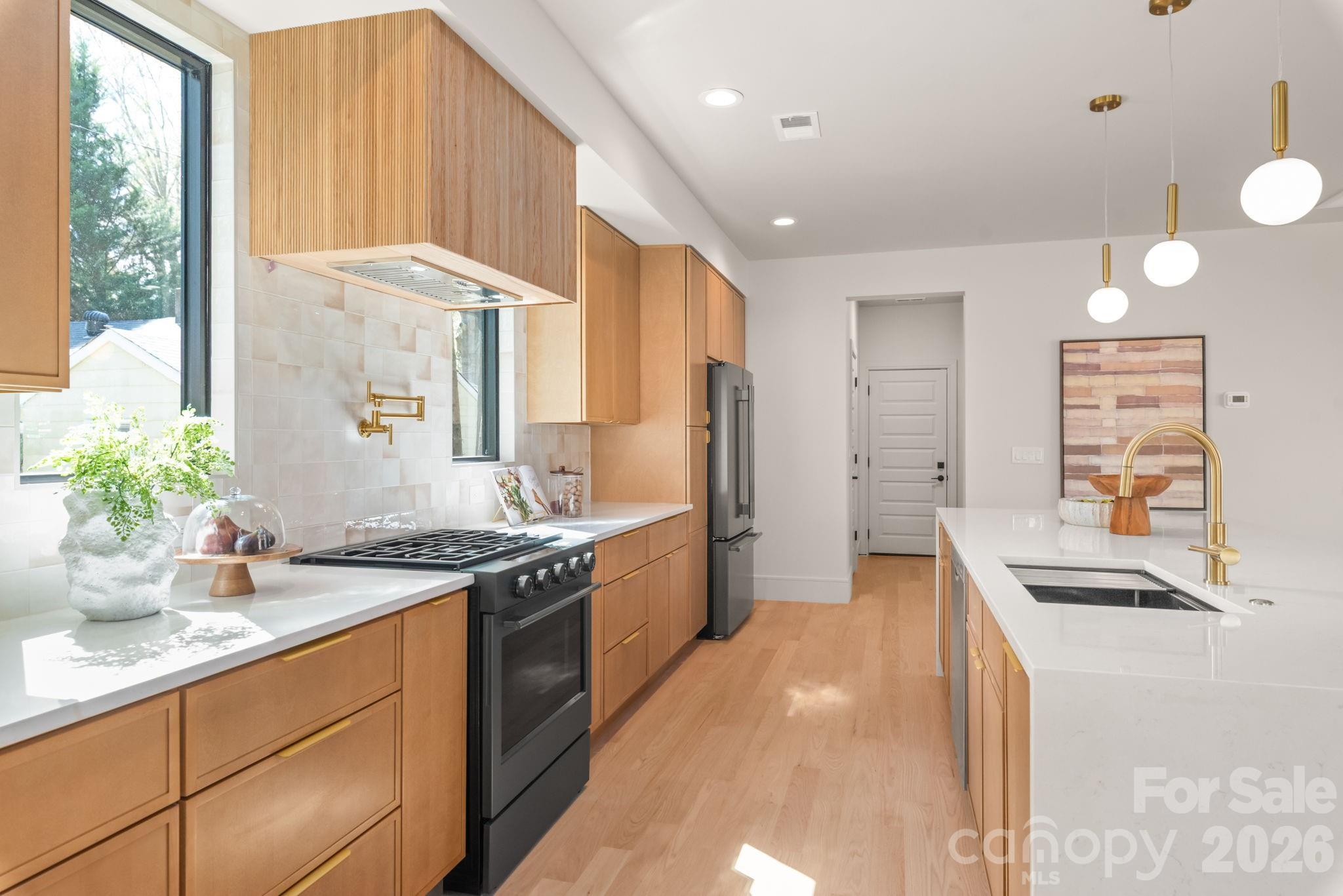 1814 Logie Avenue Property Photo 11