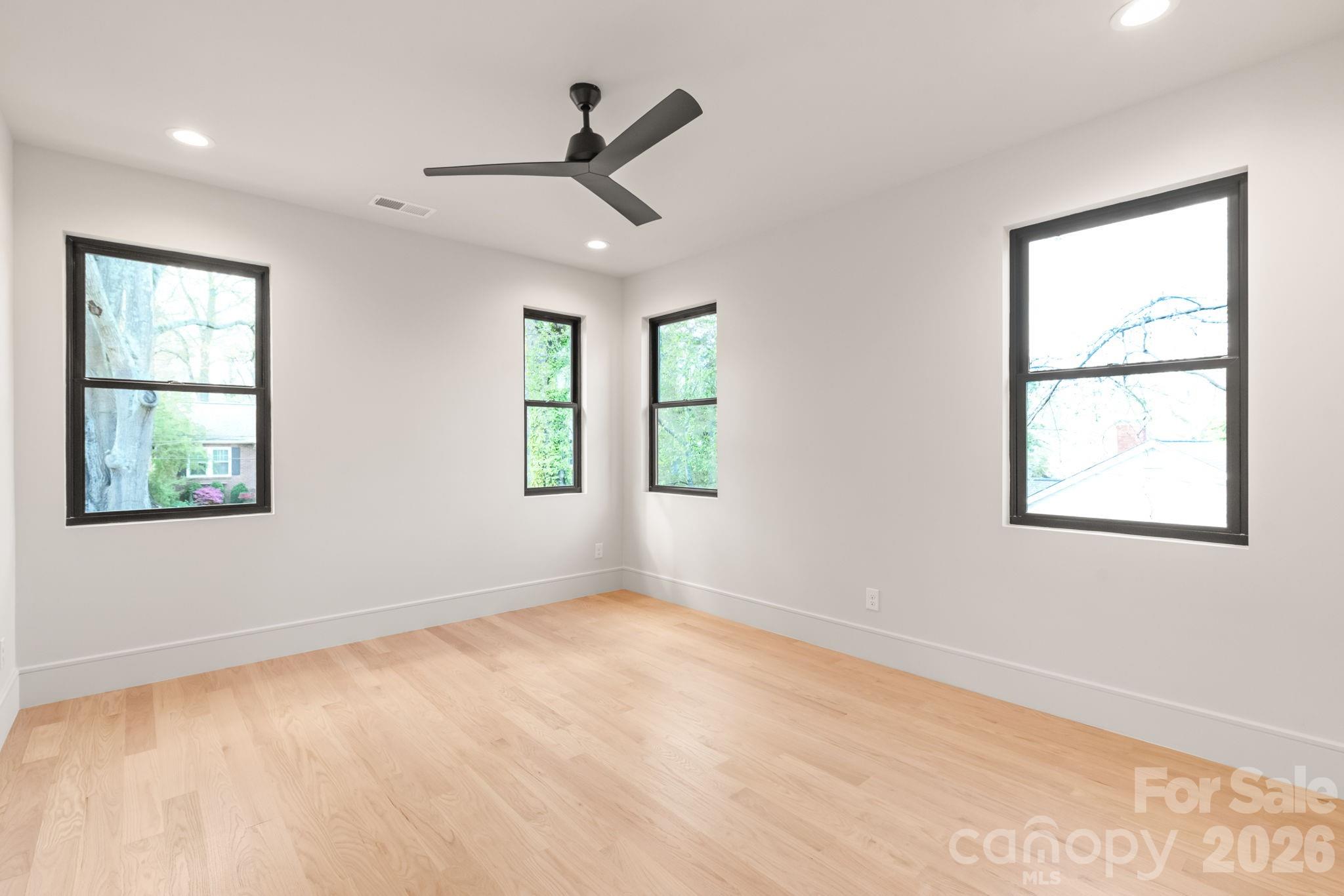 1814 Logie Avenue Property Photo 31