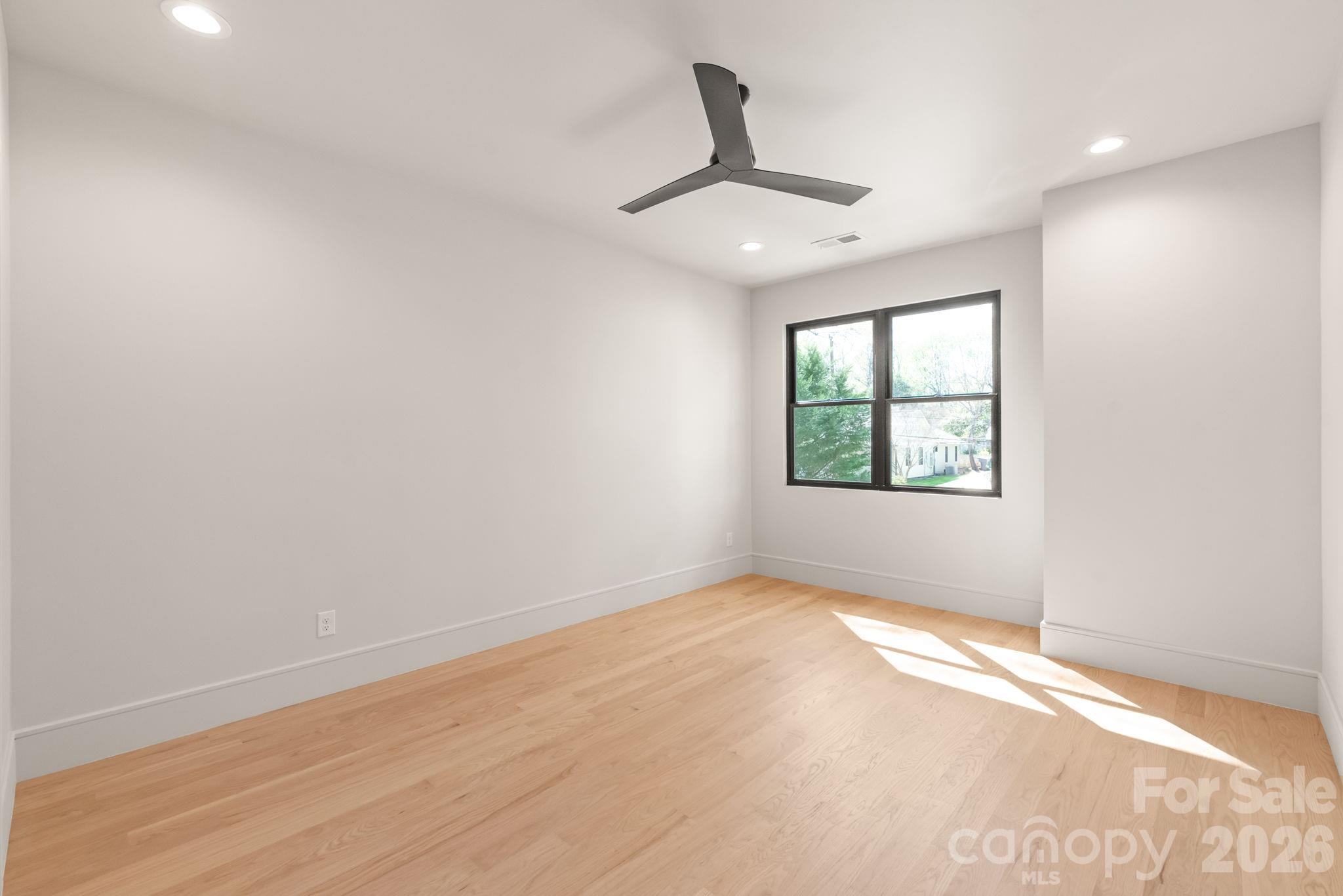 1814 Logie Avenue Property Photo 35