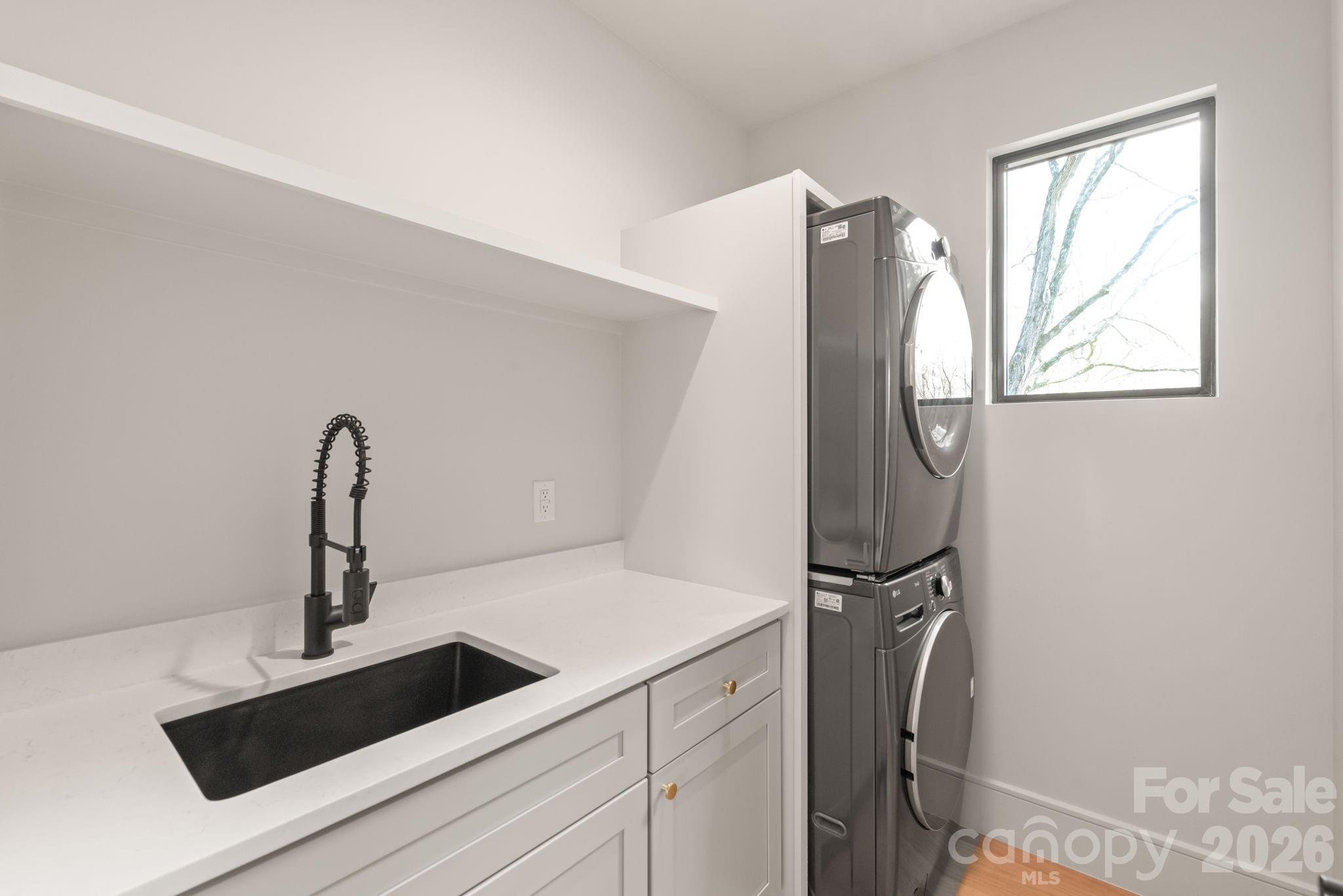 1814 Logie Avenue Property Photo 38