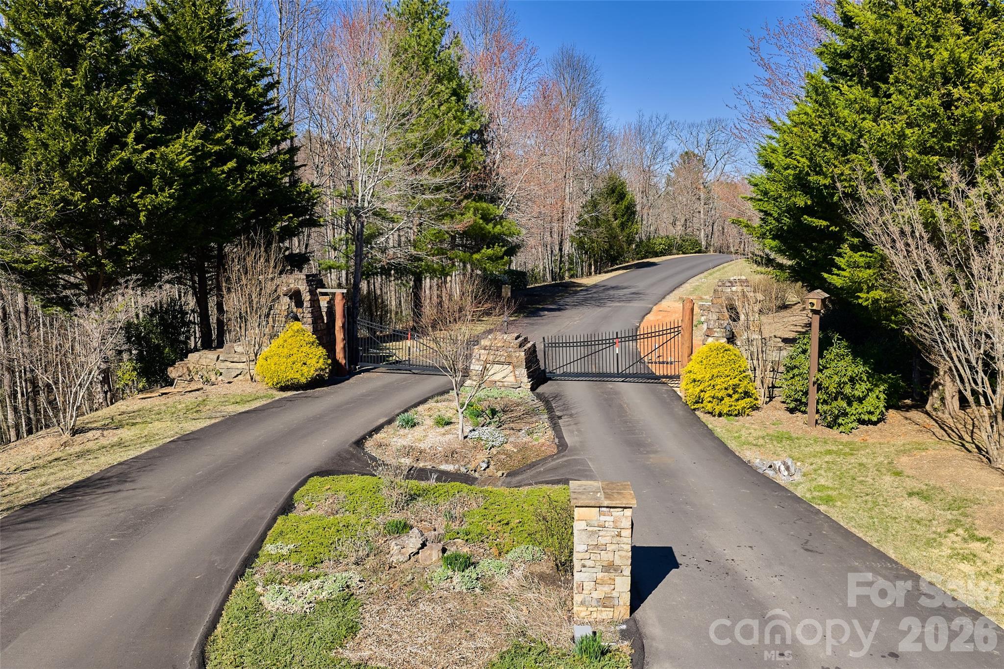 459/461 Feather Falls Trail Property Photo 2