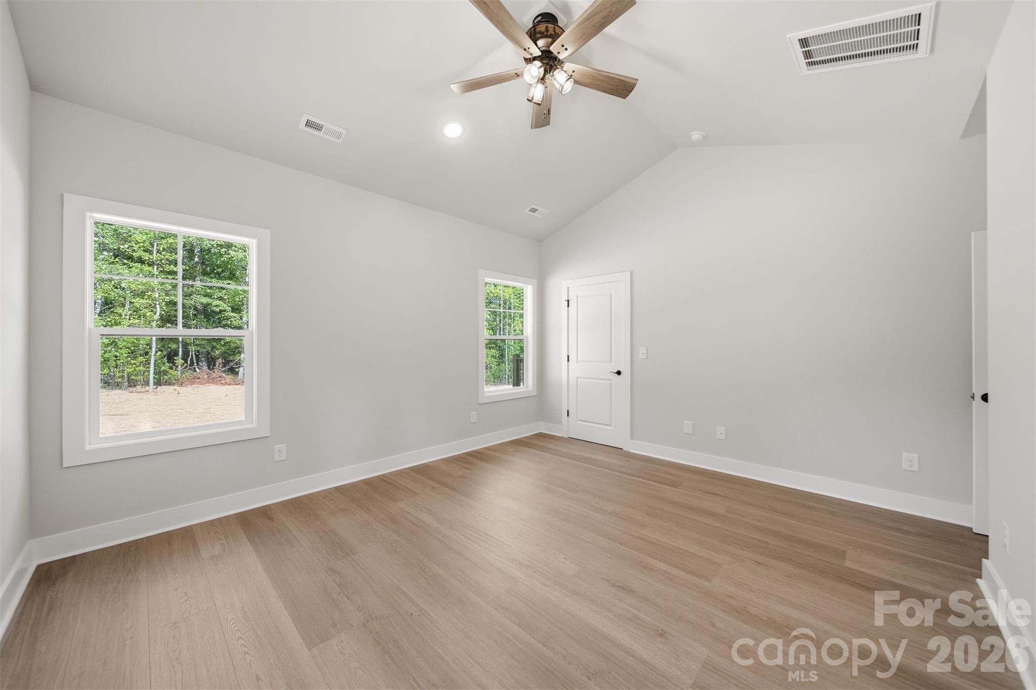 2434 Kimberly Avenue Property Photo 18