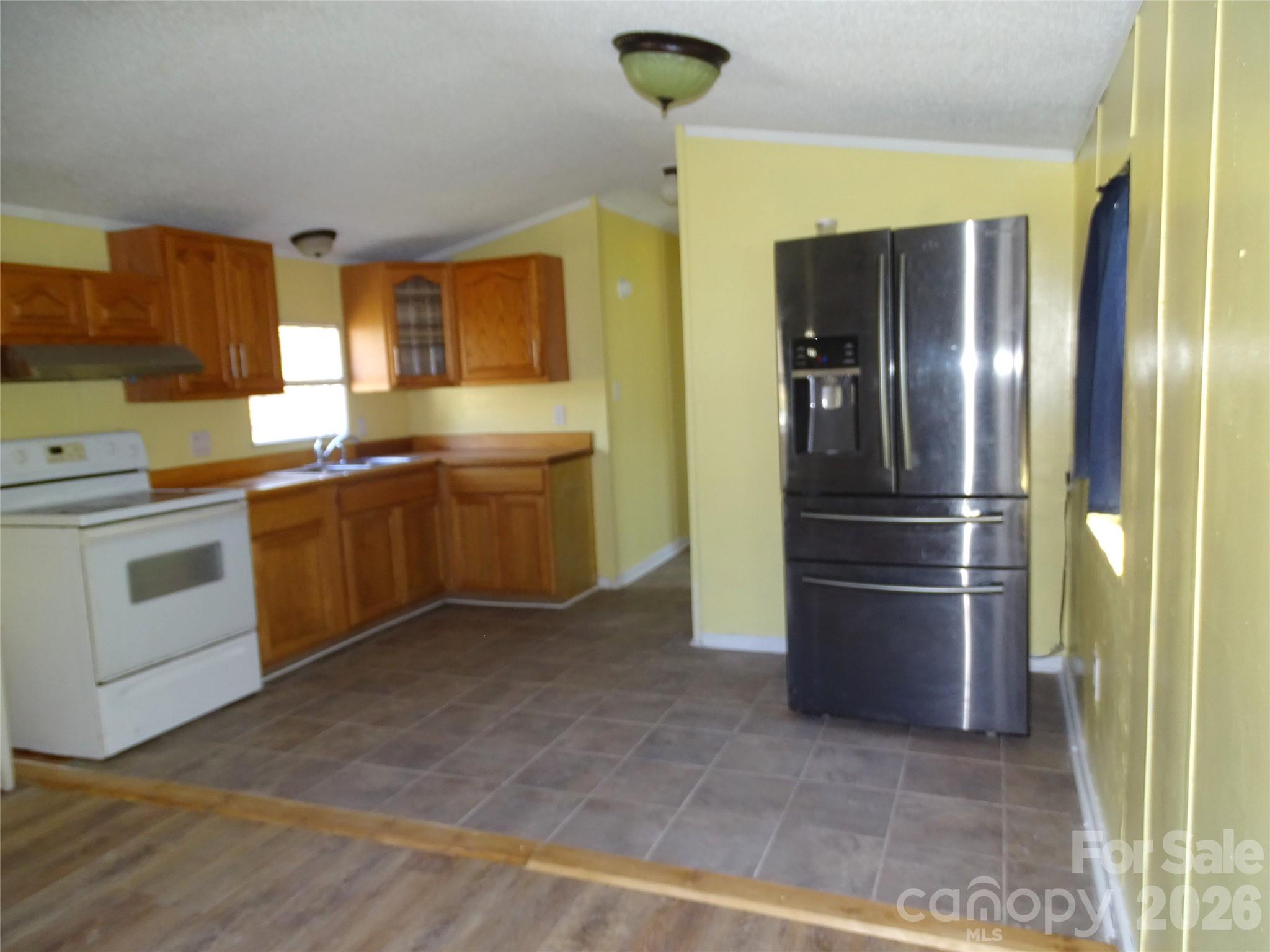 453 Riverview Lane Property Photo 5