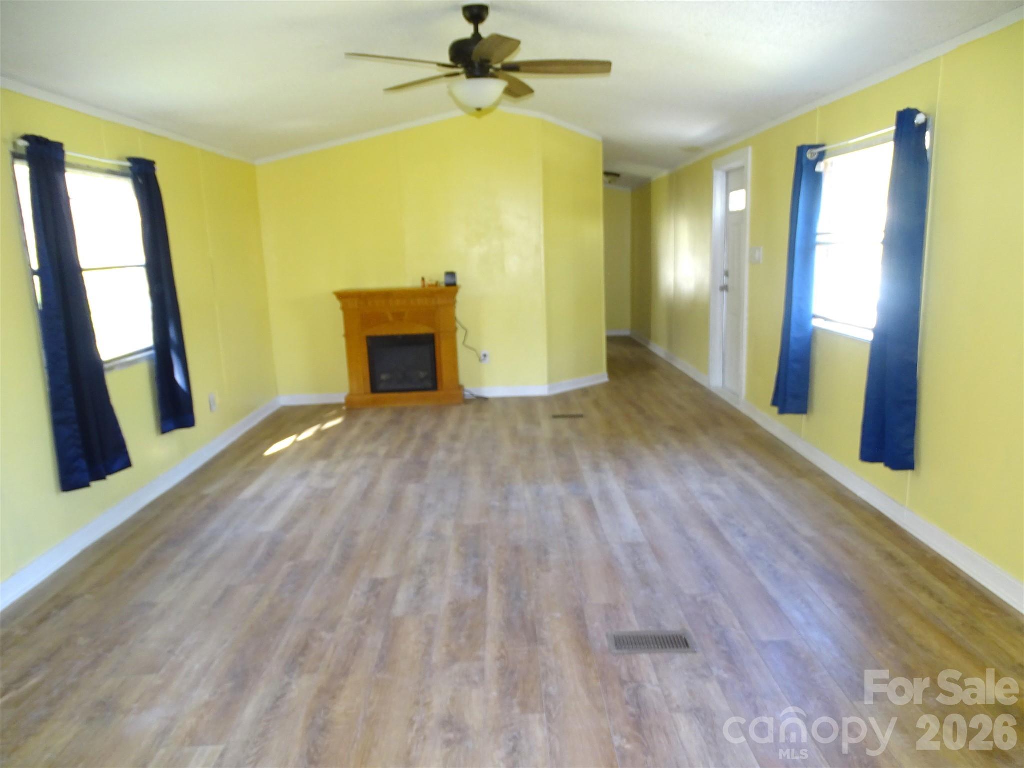 453 Riverview Lane Property Photo 8