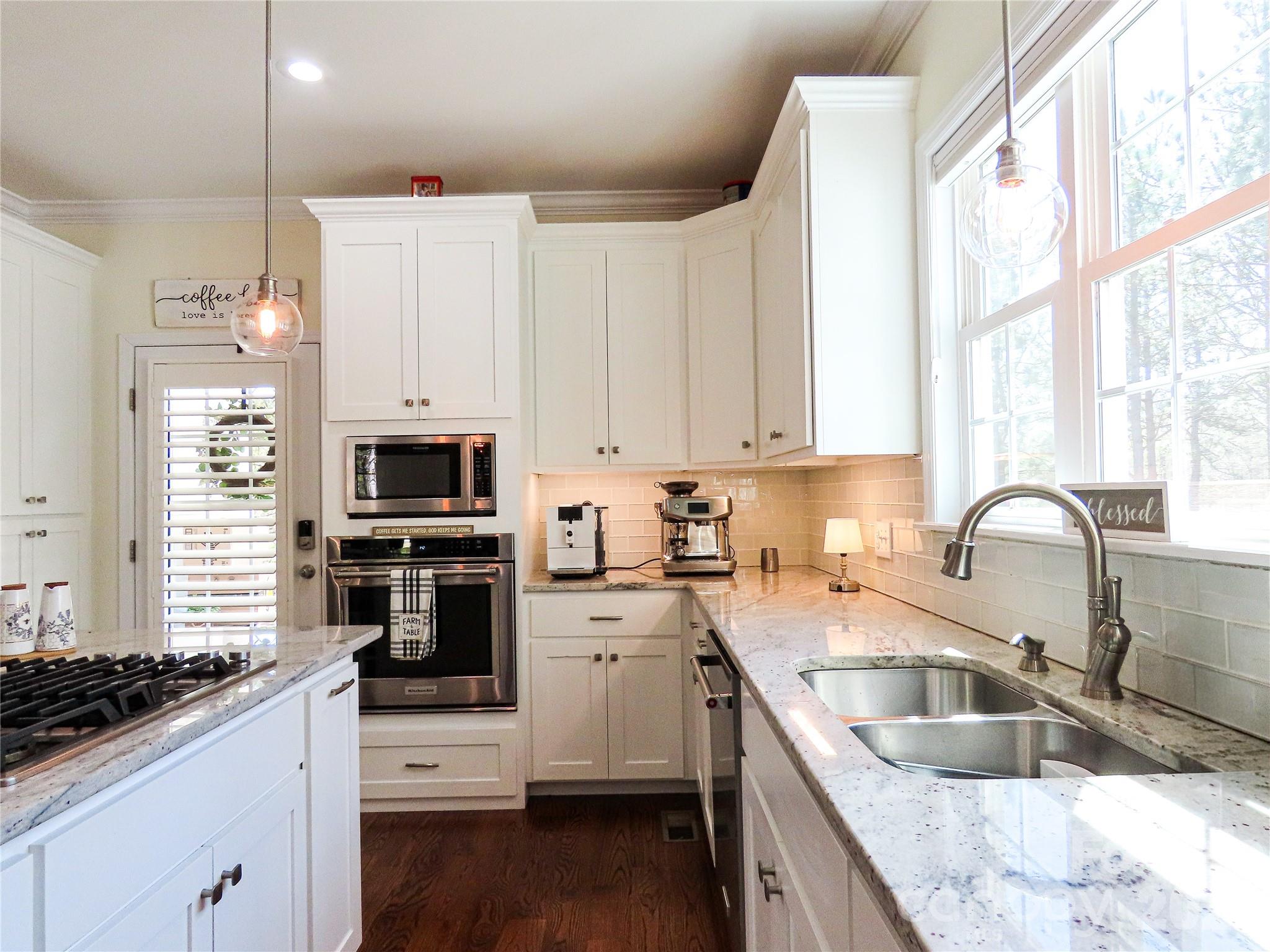 1034 Griggs Street Property Photo 12